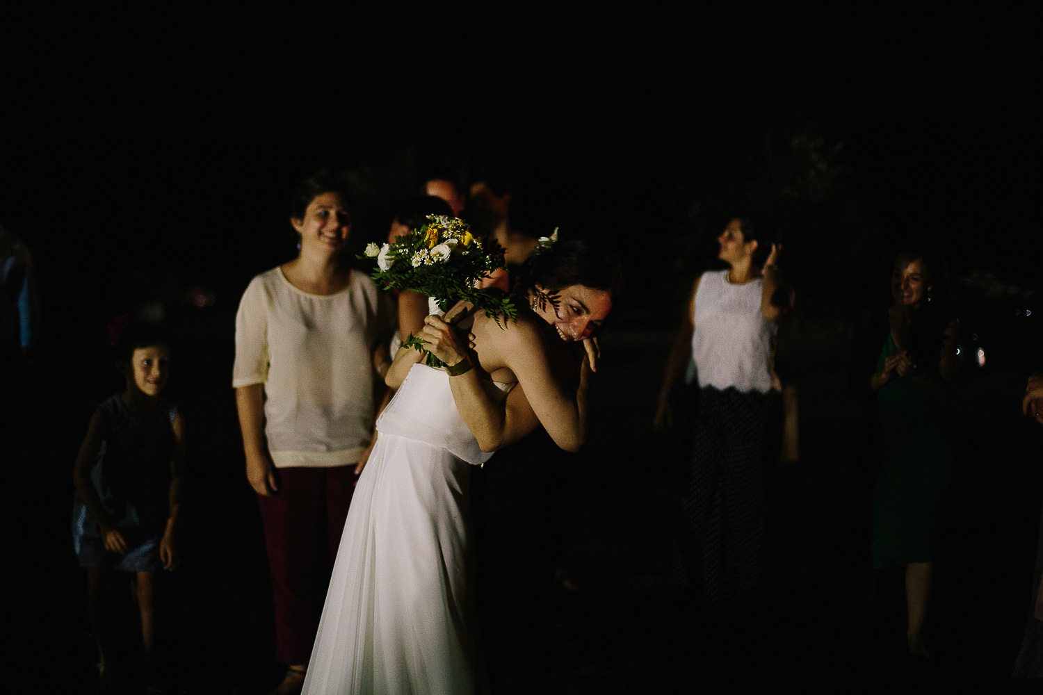 bride-give-bouquet.jpg