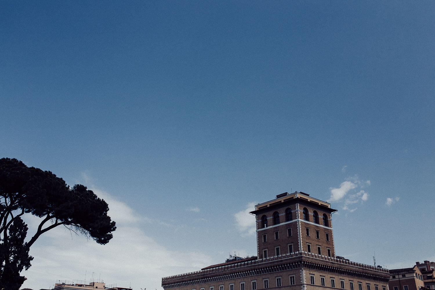 2-rome-engagement-photographer.jpg