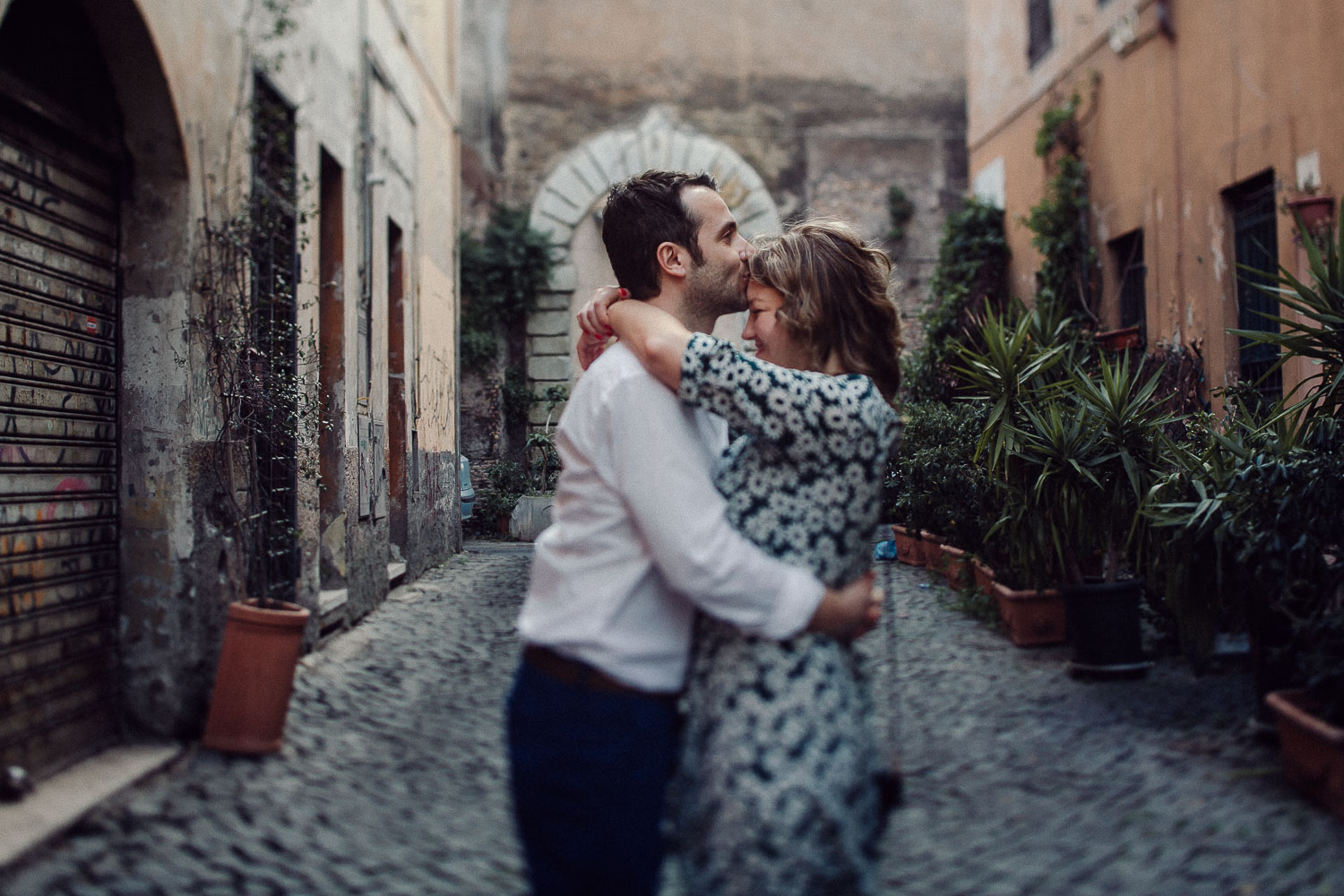 34-couple-in-rome.jpg