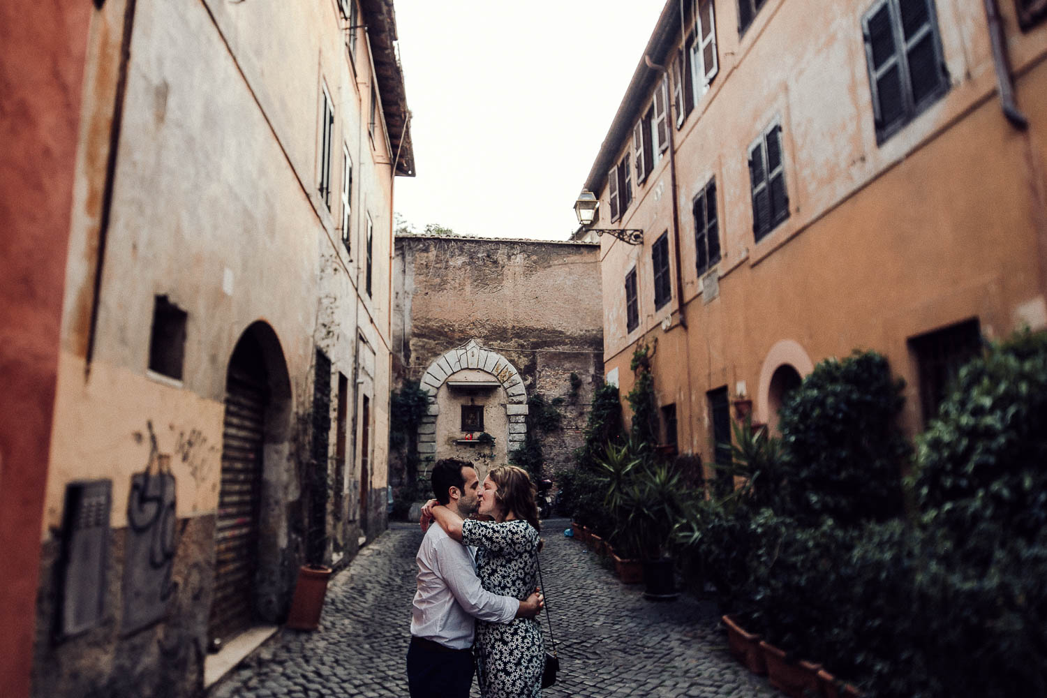 35-couple-in-rome.jpg