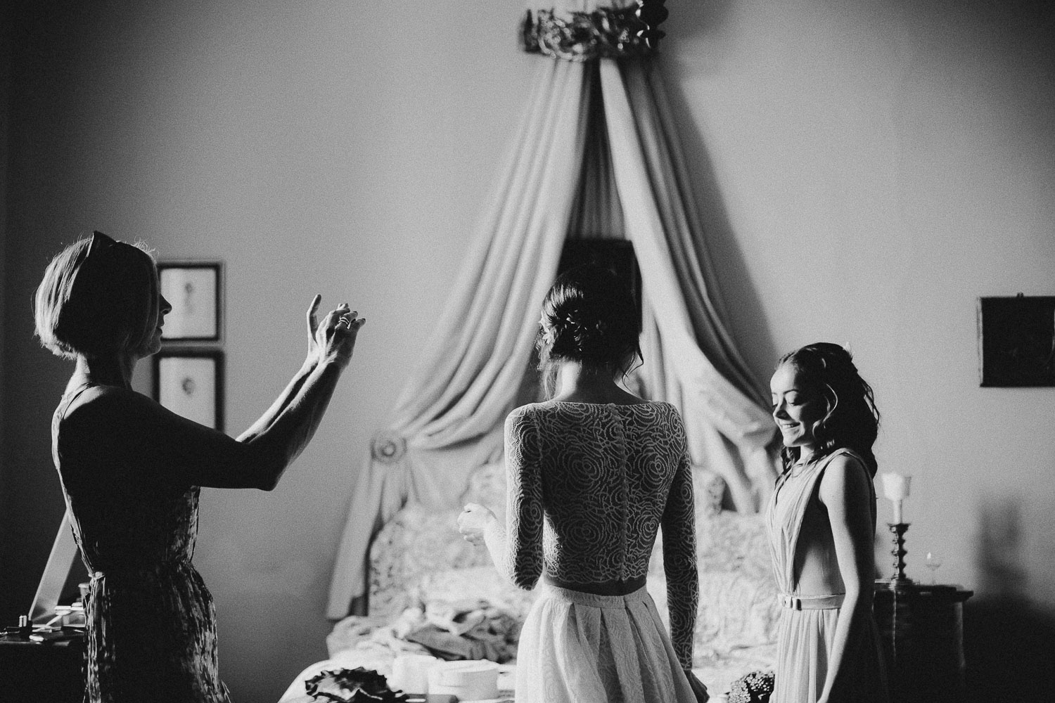 42-bride-get-ready.jpg