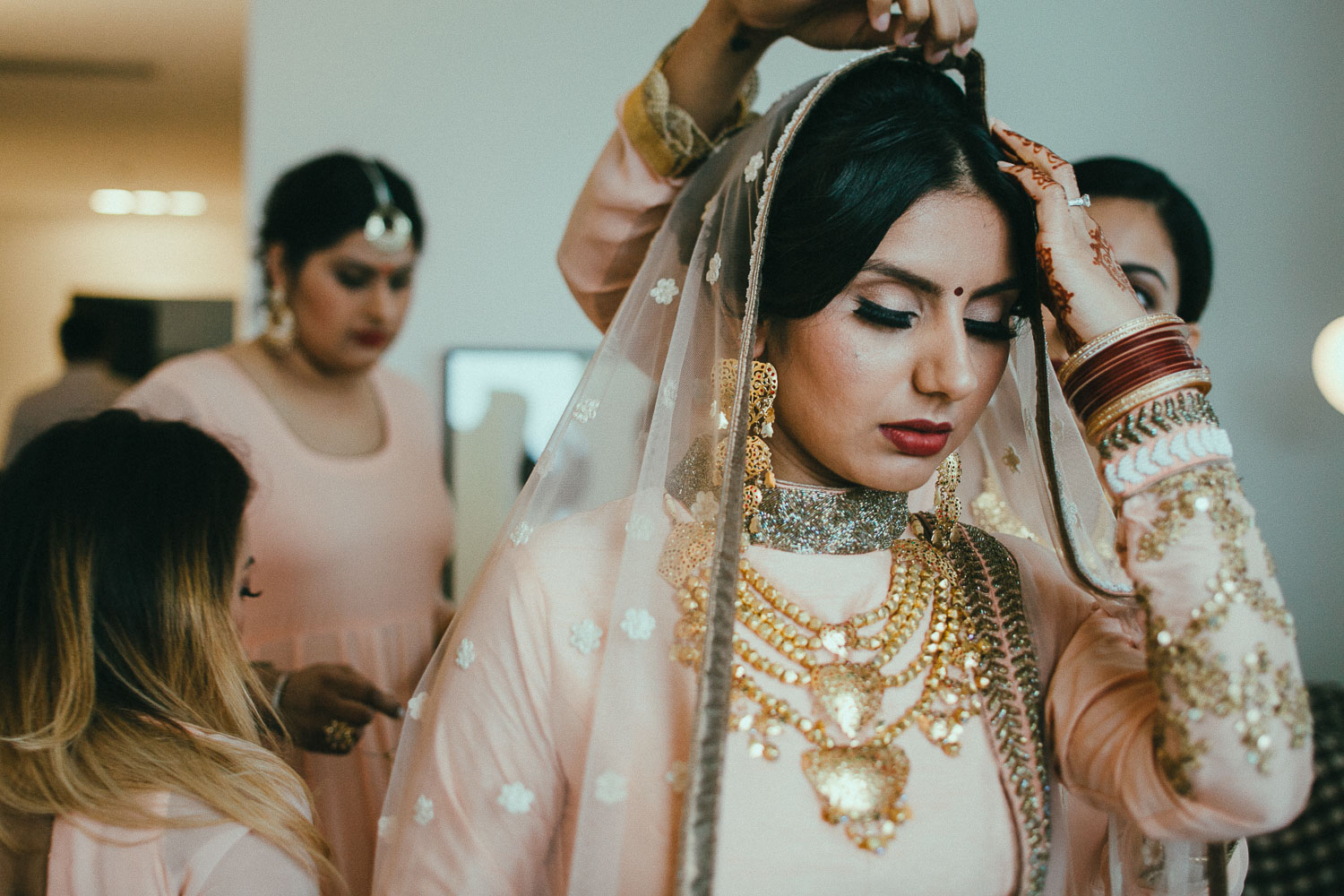 indian-bride-getting-ready (15).jpg