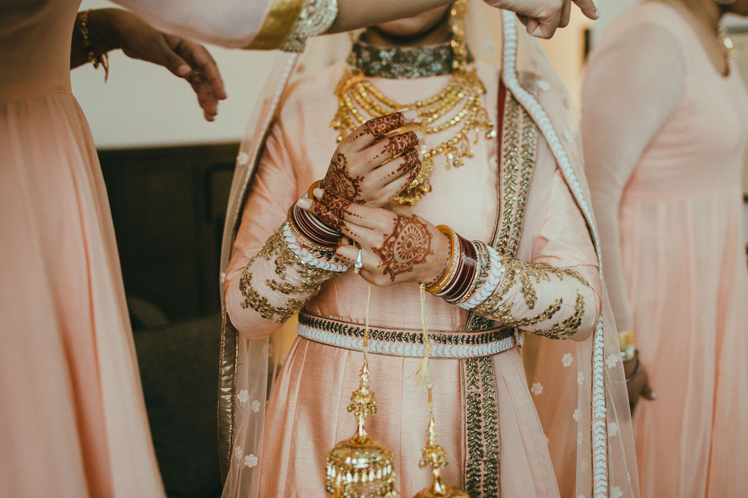 indian-bride-getting-ready (16).jpg