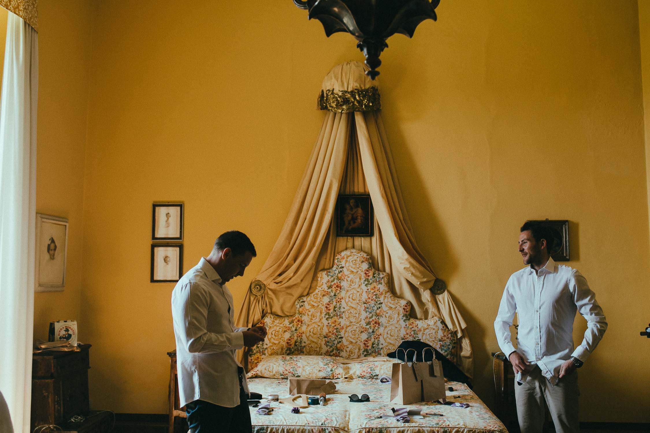 destiantion-wedding-in-tuscany-getting-ready (17).jpg