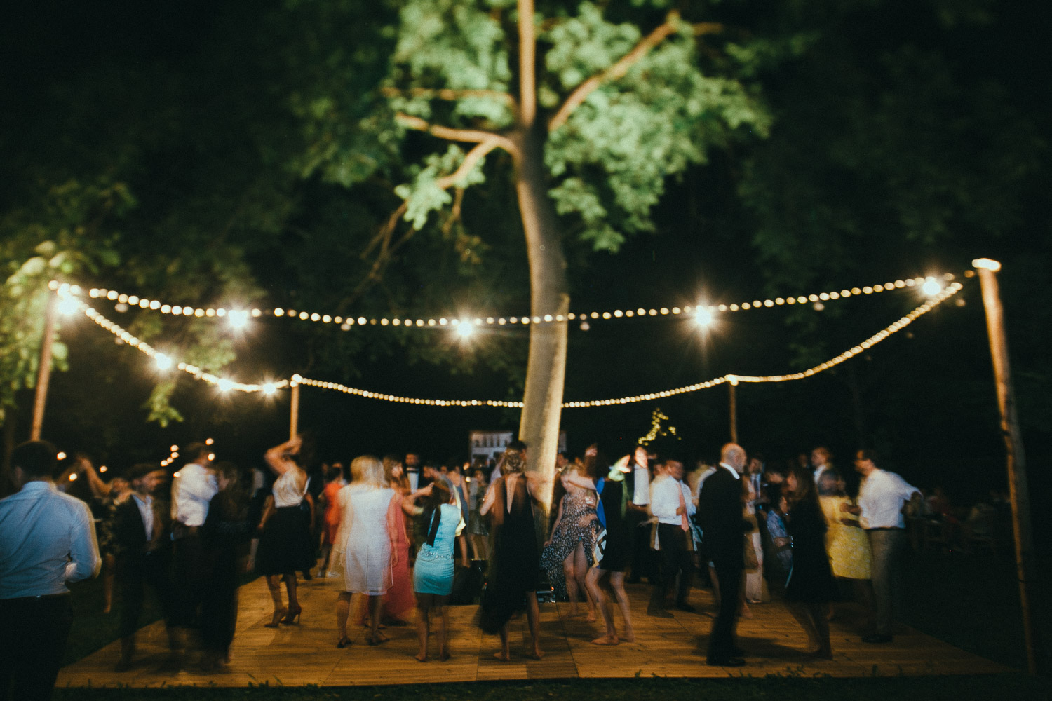 142-wedding-dancefloor.jpg