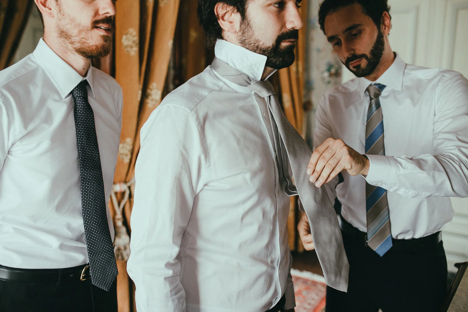 31-groom-tie-bestman.jpg