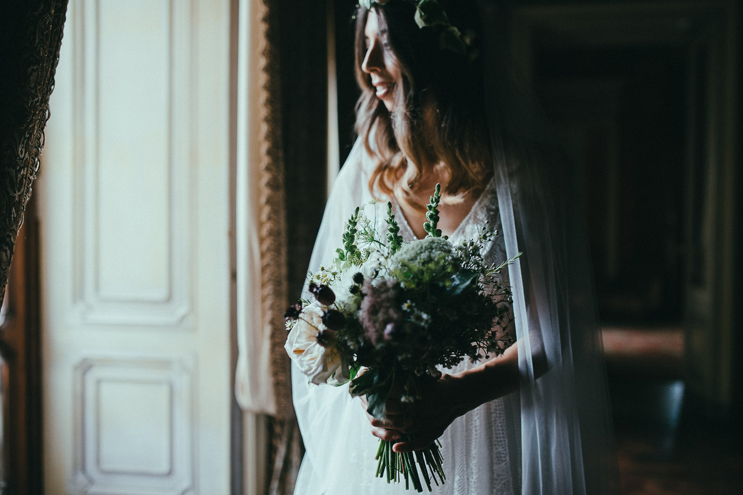 45-bride-portrait-bouquet.jpg