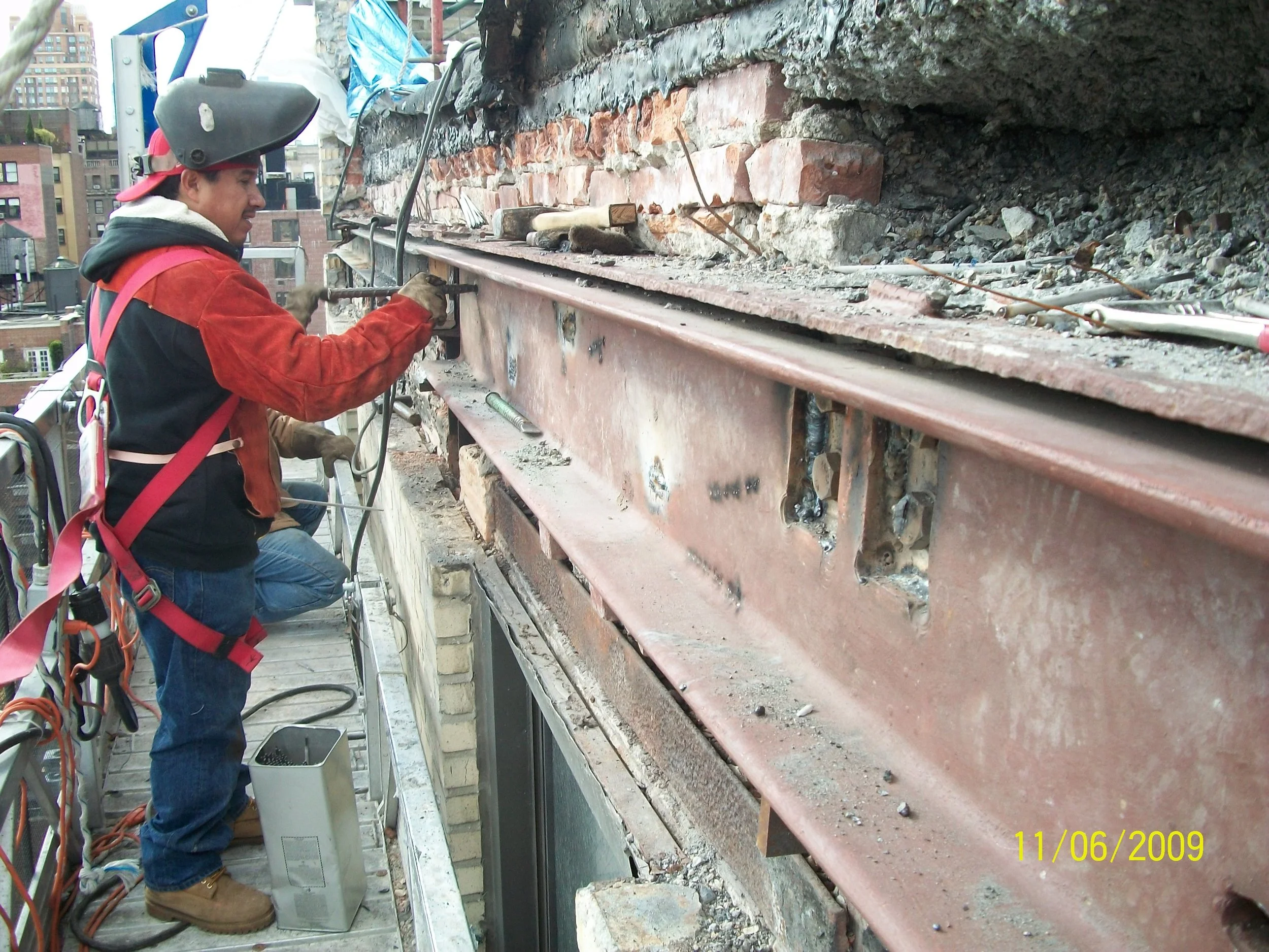 C-chanel welding installation on parapet level spandrel beam