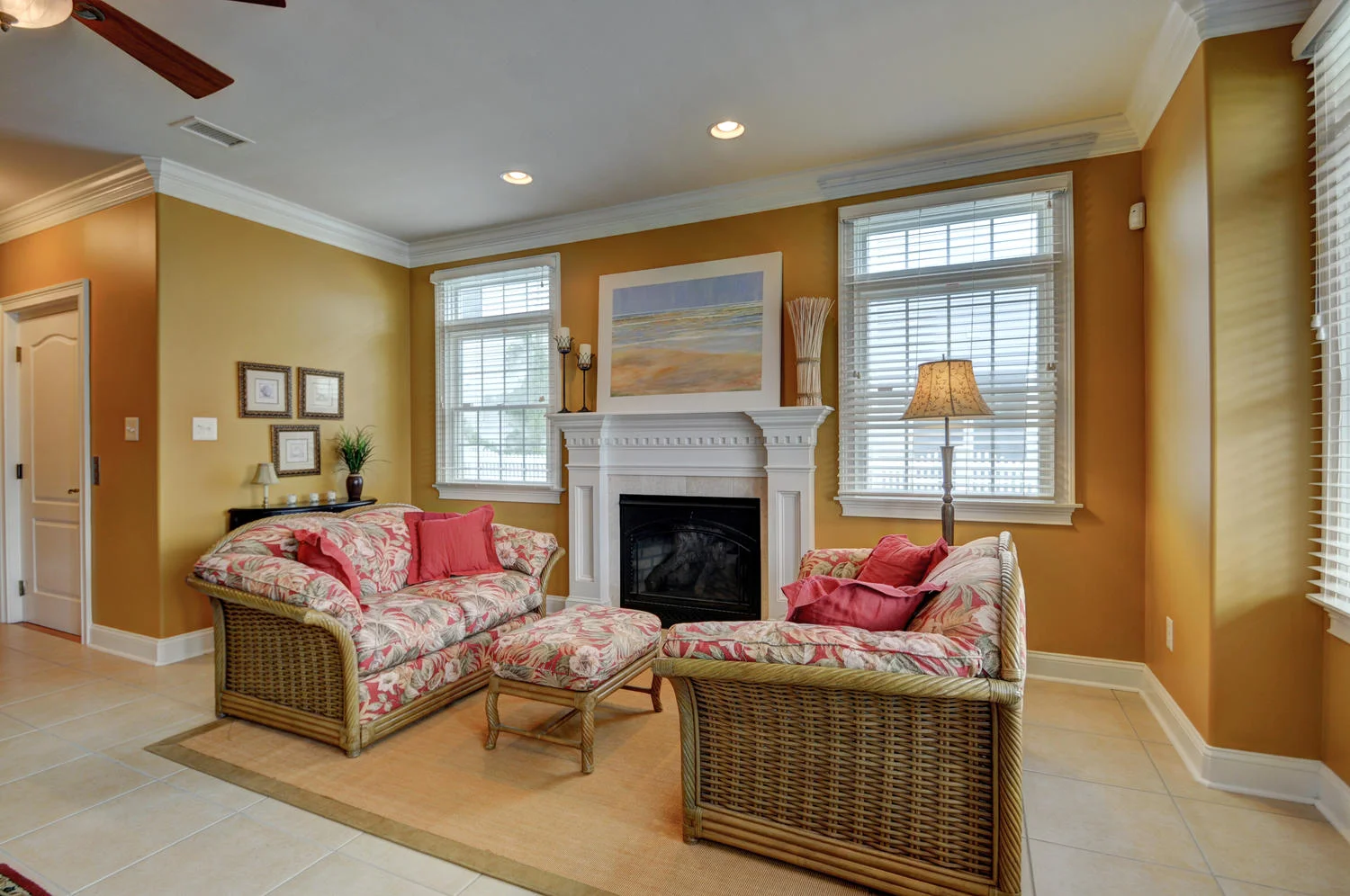 321 16th Street Brigantine NJ-large-005-5-Foyer Family Room-1500x997-72dpi.jpg