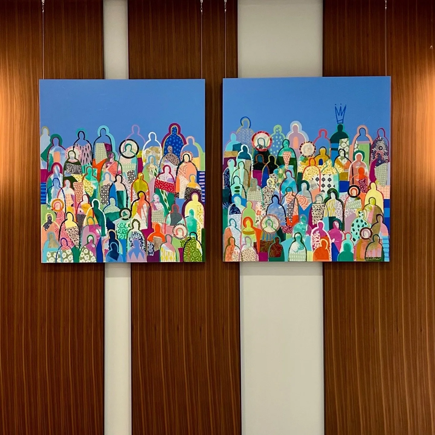 Art That Heals 💫
⠀⠀⠀⠀⠀⠀⠀⠀⠀
Hospitals can sometimes feel sterile and intimidating&mdash;but not this one! This Crowd Diptych just found its forever home in the Baptist Clay Hospital entry in Memphis, TN, and I couldn&rsquo;t be more honored.
⠀⠀⠀⠀⠀⠀⠀⠀