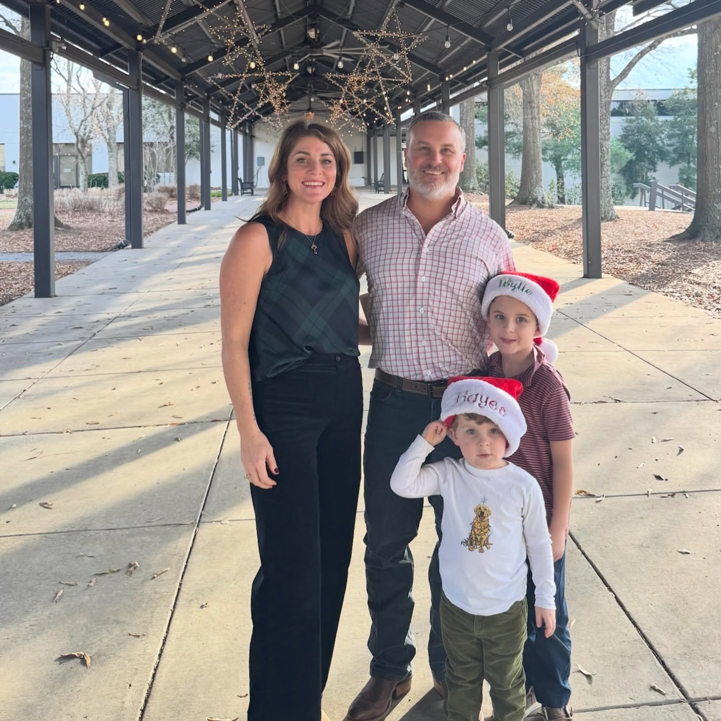 A peek at our Christmas week 🎄 Beyond thankful for this life, our family, and our friends. Merry Christmas all!