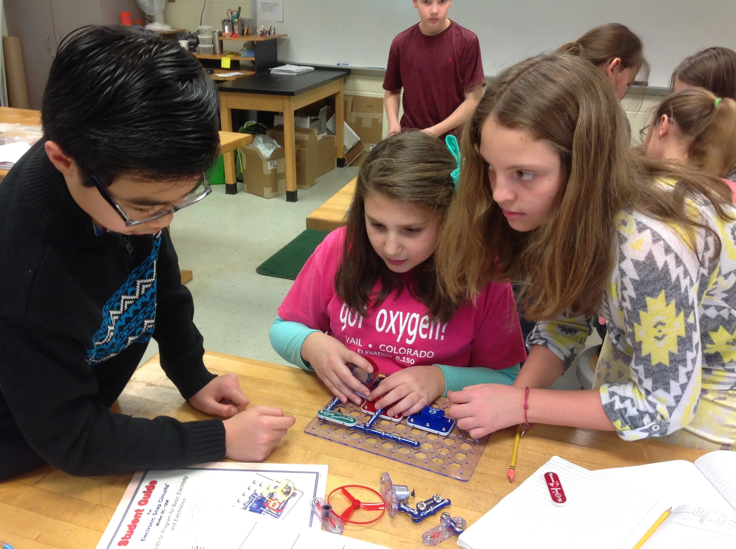 Snap-Circuits-1-Swierski.jpg