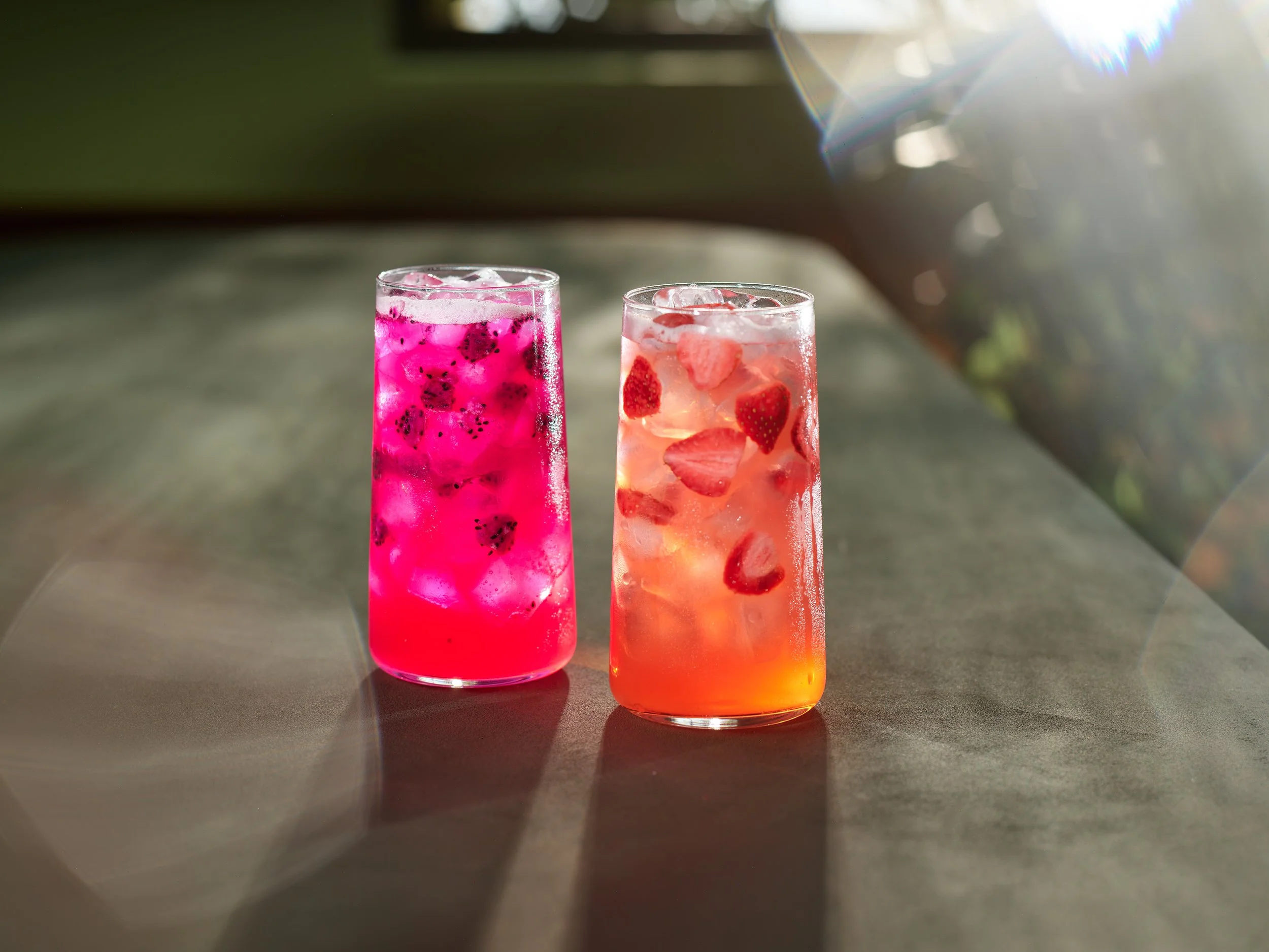 FPO_102824_Starbucks_FY25_SpringPhoto_16_MangoDragonRefreshersLemonadeStrawberryAcai_001832-ADP.jpg
