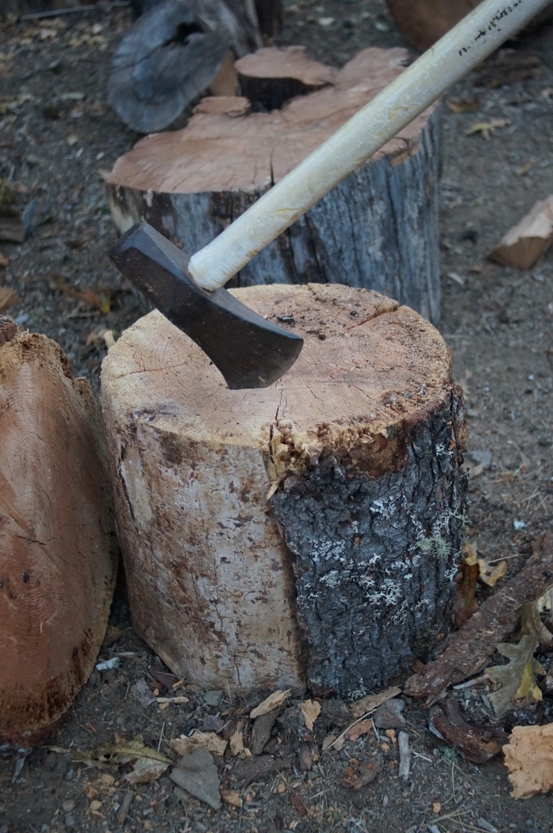 Standard American splitting maul. No doubt it could be improved a little, and that even sounds like a fun project I'd like to undertake sometime, but it works well enough that I'm not motivated to throw money out to find a better design. Aside from the handle, it was free.