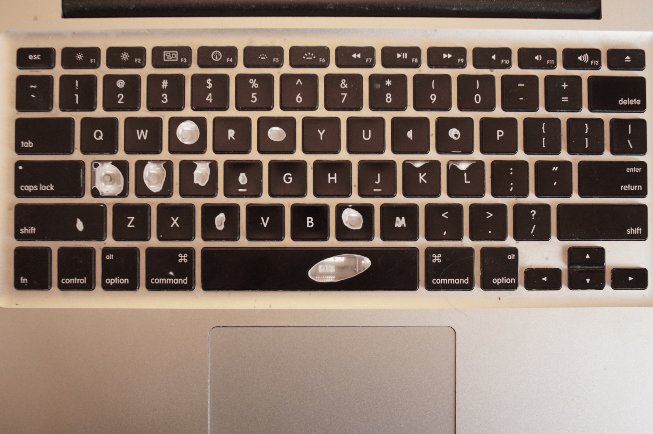 This is my keyboard. I work hard writing, editing and answering lots of comments and emails. 6 months ago you could still read the I O F and R keys. And it has already been completely replaced once! Eventually I will have to buy a new one. You can help me succeed in my endeavor to build a public archive of useful self reliance skills and continue experimenting and running project here at on the experimental homestead by sharing my stuff wherever people will appreciate it and again by bookmarking and using my amazon affiliate link whenever, if ever, you shop there.