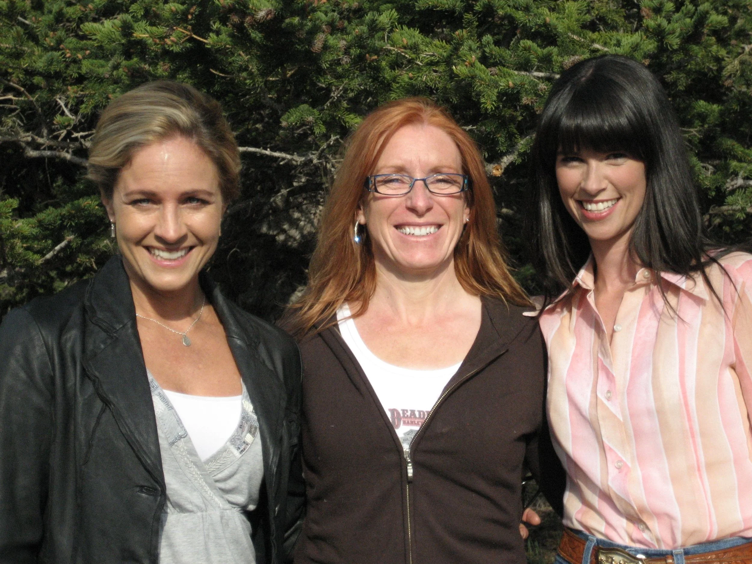  Jessica Steen,&nbsp;Jack's new wife &amp; Mary Ashton,&nbsp;Jack's deceased wife Lyndy (She's the "face" I'm the "voice") in CBC television's "Heartland". 