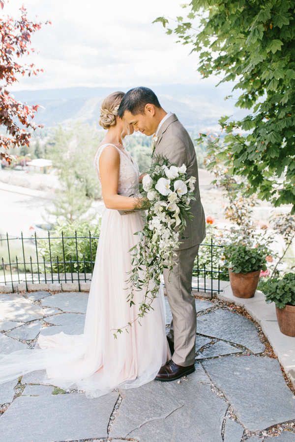 Intimate Backyard Blush Fairytale Wedding | Wenatchee Wedding Photographer | Fine Art Seattle Wedding Photographer | Blush Wedding | Wedding Details | Getting Ready | Perfect First Look