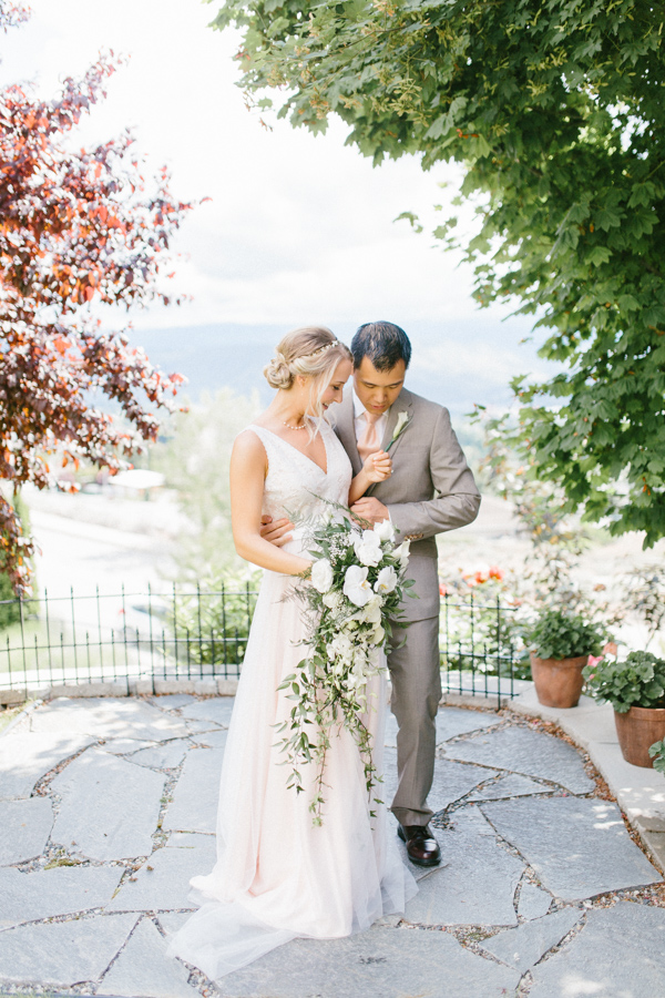 Intimate Backyard Blush Fairytale Wedding | Wenatchee Wedding Photographer | Fine Art Seattle Wedding Photographer | Blush Wedding | Wedding Details | Getting Ready | Perfect First Look