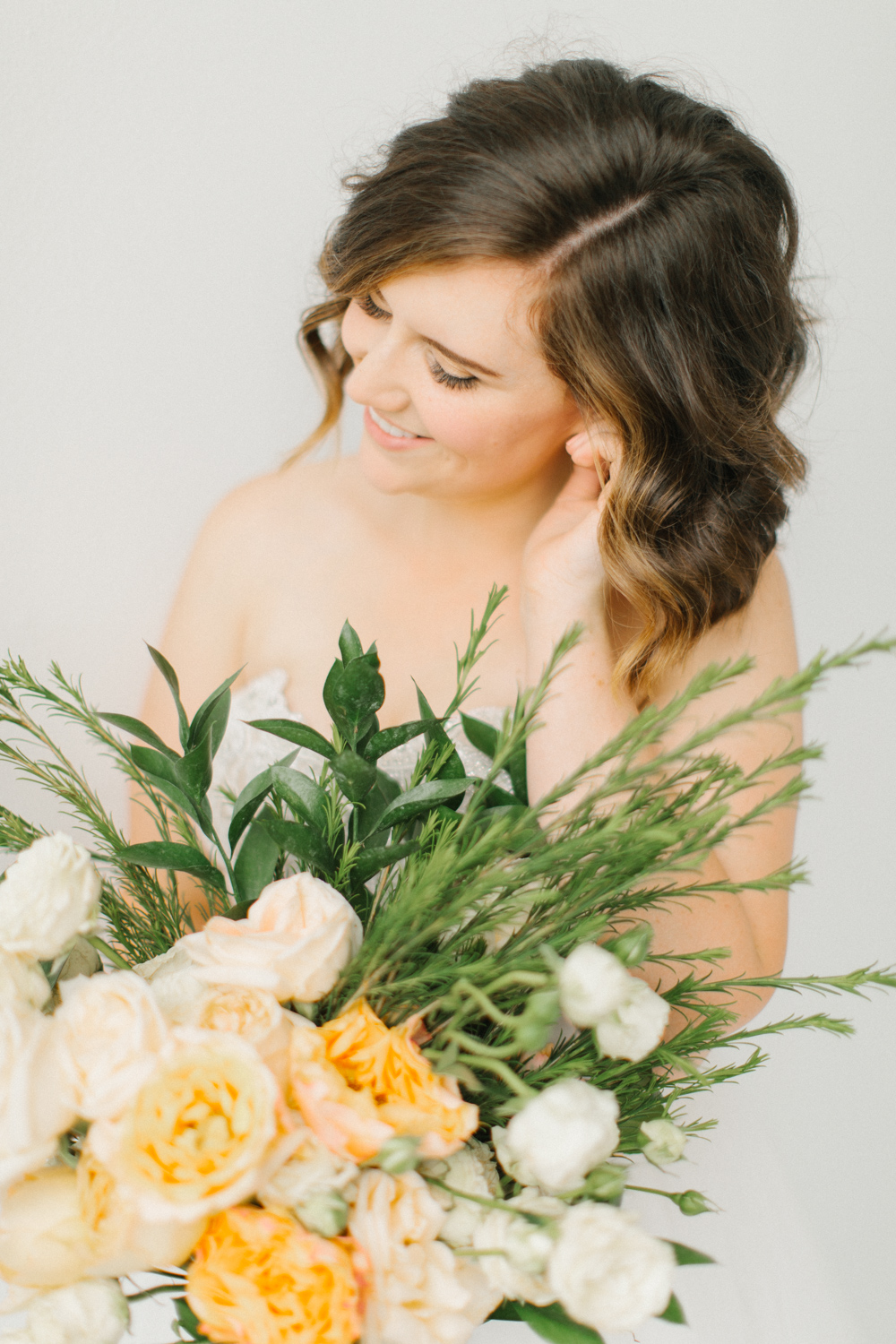 Seattle Fine Art Wedding Photographer | Seattle Downtown White Studio Bridal Session | Stunning Wedding Bouquet | Seattle Bride | Seattle Wedding | Photography Studio Space | Emma Rose Company Wedding Photography-27.jpg