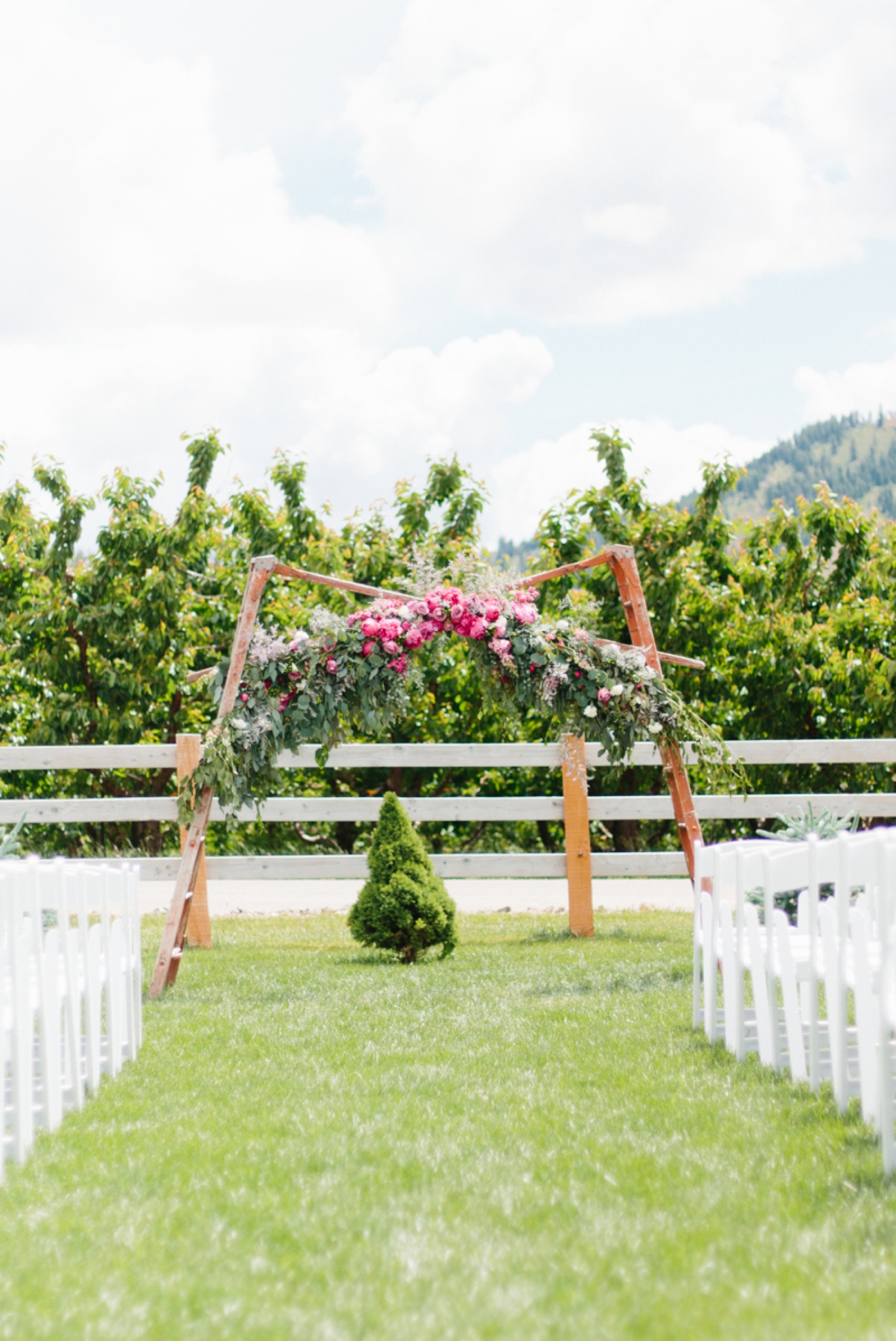 Wenatchee Wedding Photographer | Hampton Hideaway | Summer Rustic Wedding Eastern Washington | Emma Rose Company | Pastel Wedding Inspiration | Lace Wedding | Pacific Northwest Wedding 120.jpg