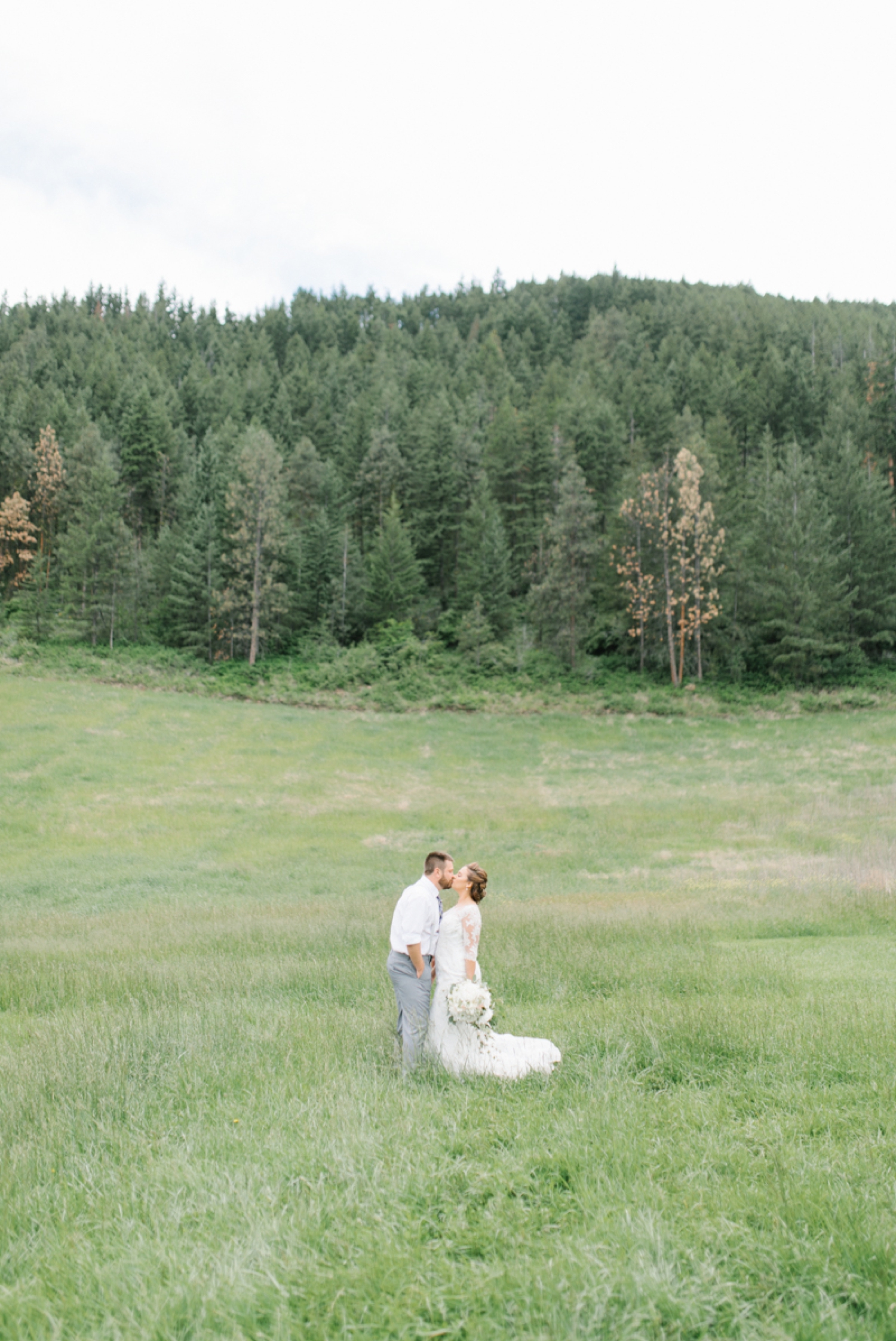 Wenatchee Wedding Photographer | Hampton Hideaway | Summer Rustic Wedding Eastern Washington | Emma Rose Company | Pastel Wedding Inspiration | Lace Wedding | Pacific Northwest Wedding 38.jpg