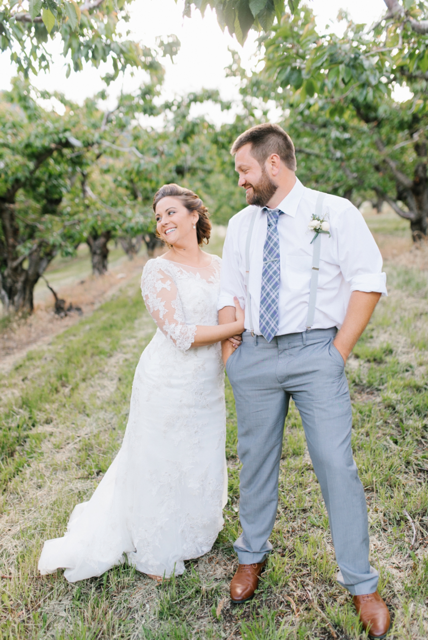 Wenatchee Wedding Photographer | Hampton Hideaway | Summer Rustic Wedding Eastern Washington | Emma Rose Company | Pastel Wedding Inspiration | Lace Wedding | Pacific Northwest Wedding 104.jpg