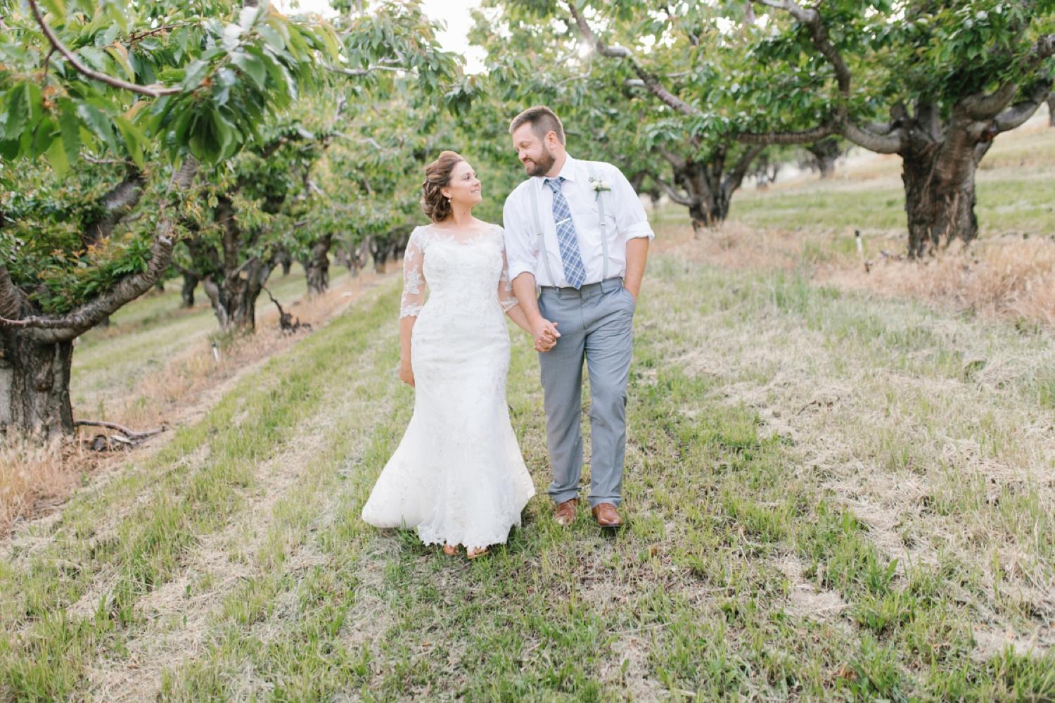 Wenatchee Wedding Photographer | Hampton Hideaway | Summer Rustic Wedding Eastern Washington | Emma Rose Company | Pastel Wedding Inspiration | Lace Wedding | Pacific Northwest Wedding 107.jpg