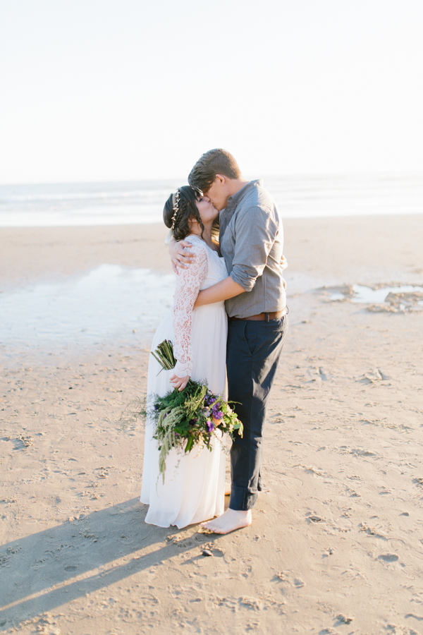 Oceanside Oregon Beach Wedding | Sunset Portraits by the Ocean | Oregon Bride | Oregon Wedding Photography | Wedding on the Beach | Bride and Groom Beach Portraits-1.jpg