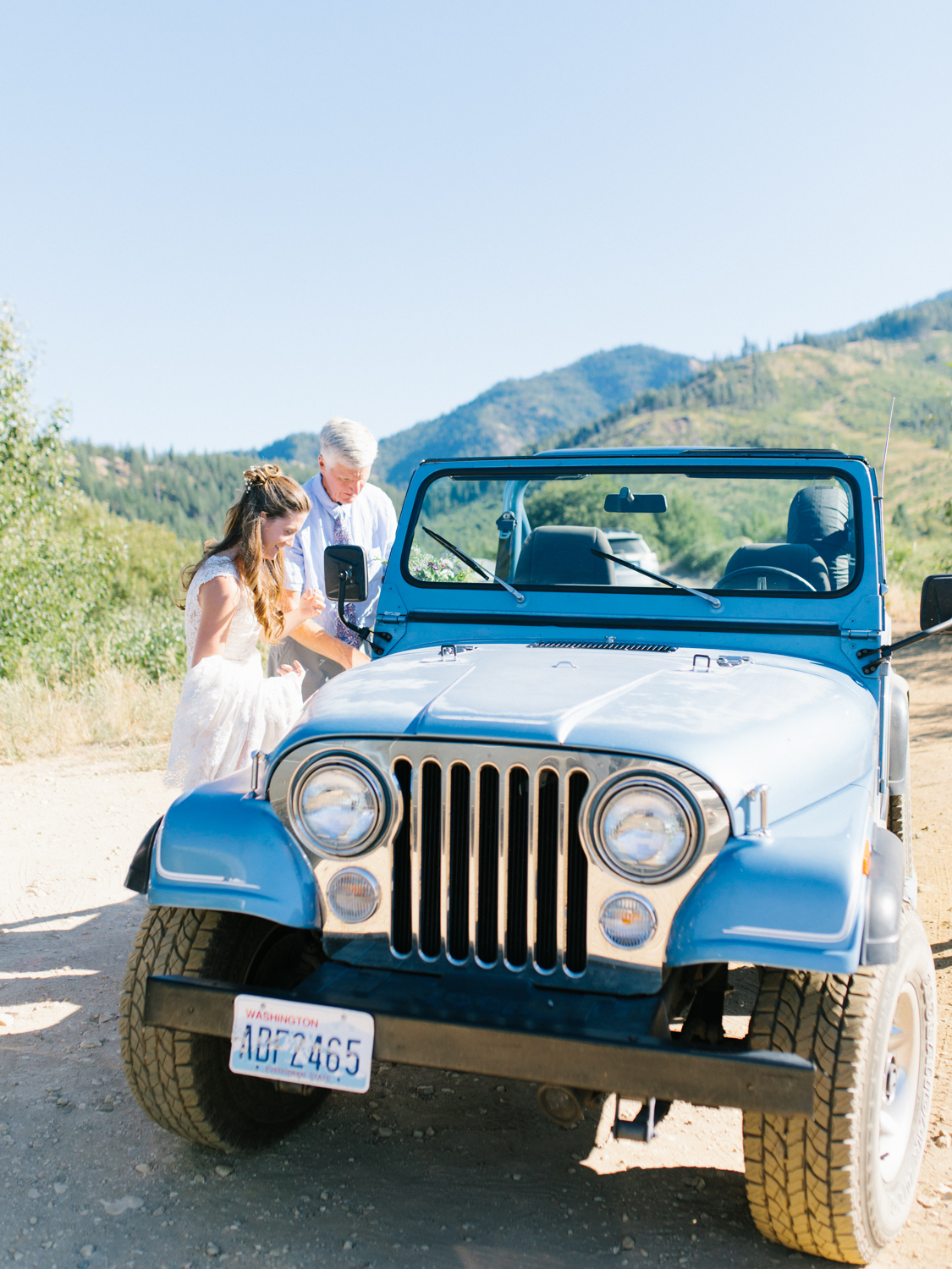 Leavenworth Washington Mountain Top | Wedding | Intimate Wedding Inspiration Outdoors | Pybus Bistro Wenatchee, Washington | VSCO | Simple Wedding | PNW Wedding | Emma Rose Company-24.jpg