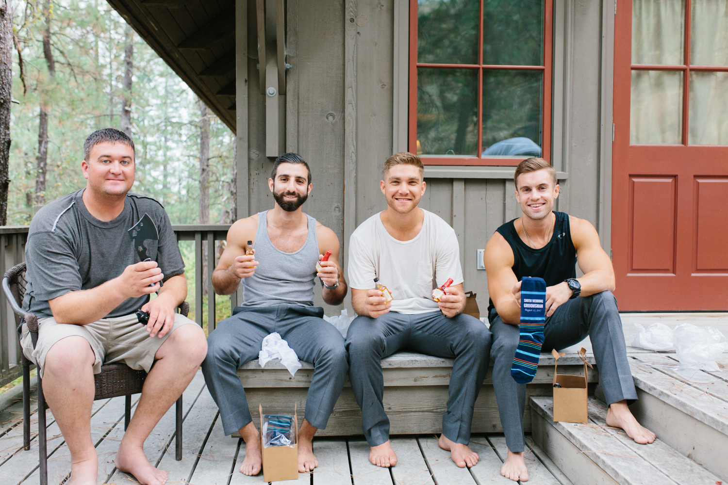 Grey and White Wedding in the Mountains of Leavenworth, Washington | Sleeping Lady | Classic and Timeless Wedding | VSCO | Groomsmen Getting Ready Details.jpg-0168.jpg