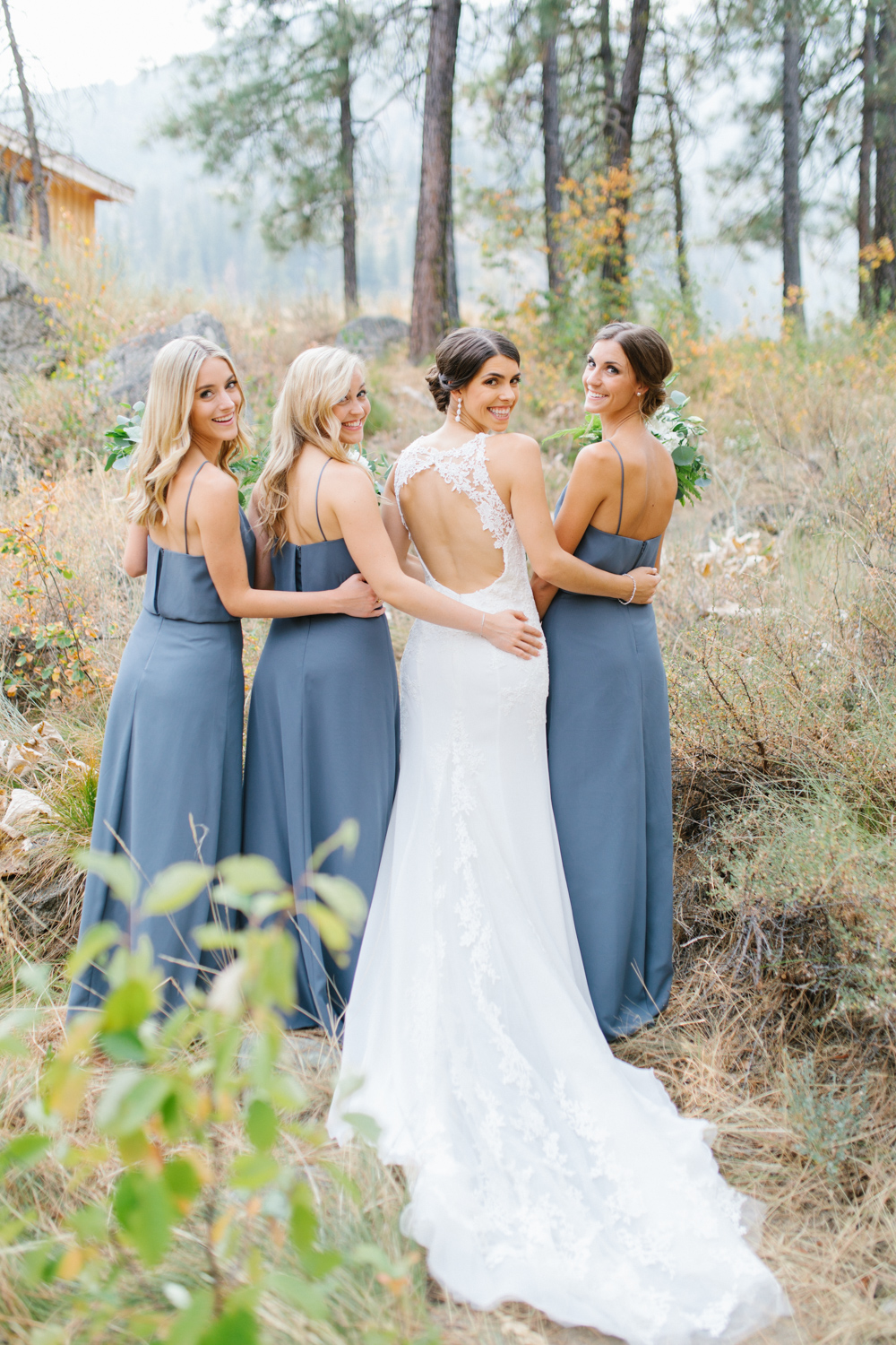 Grey and White Wedding in the Mountains of Leavenworth, Washington | Sleeping Lady | Classic and Timeless Wedding | VSCO | Bride with Bridesmaids | Grey Bridesmaids Dresses.jpg-2239.jpg