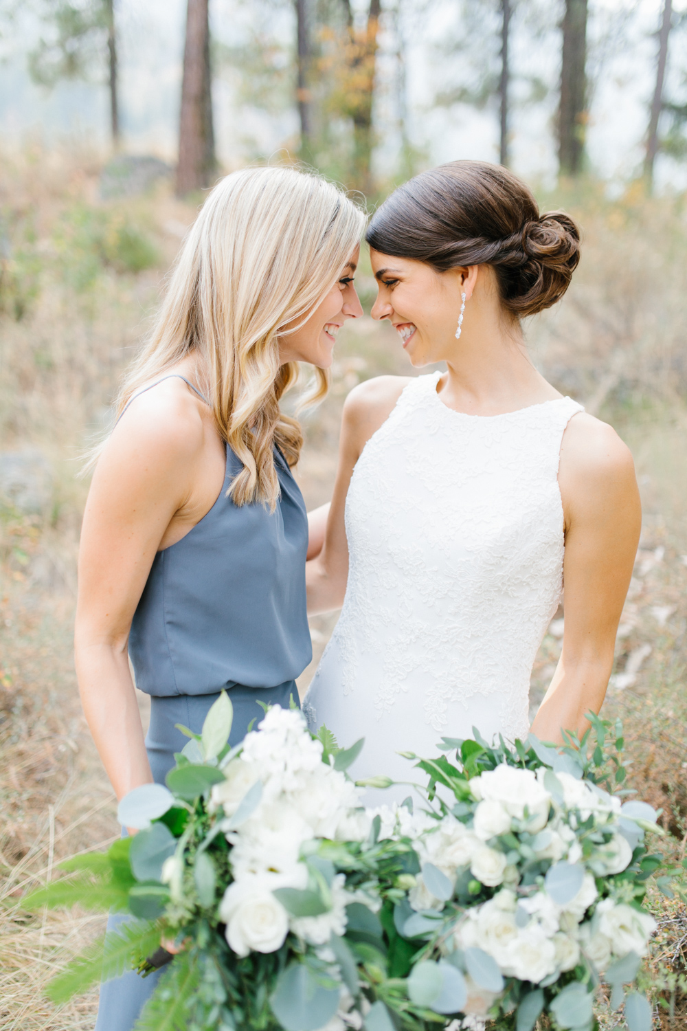 Grey and White Wedding in the Mountains of Leavenworth, Washington | Sleeping Lady | Classic and Timeless Wedding | VSCO | Bride with Bridesmaids | Grey Bridesmaids Dresses.jpg-2272.jpg