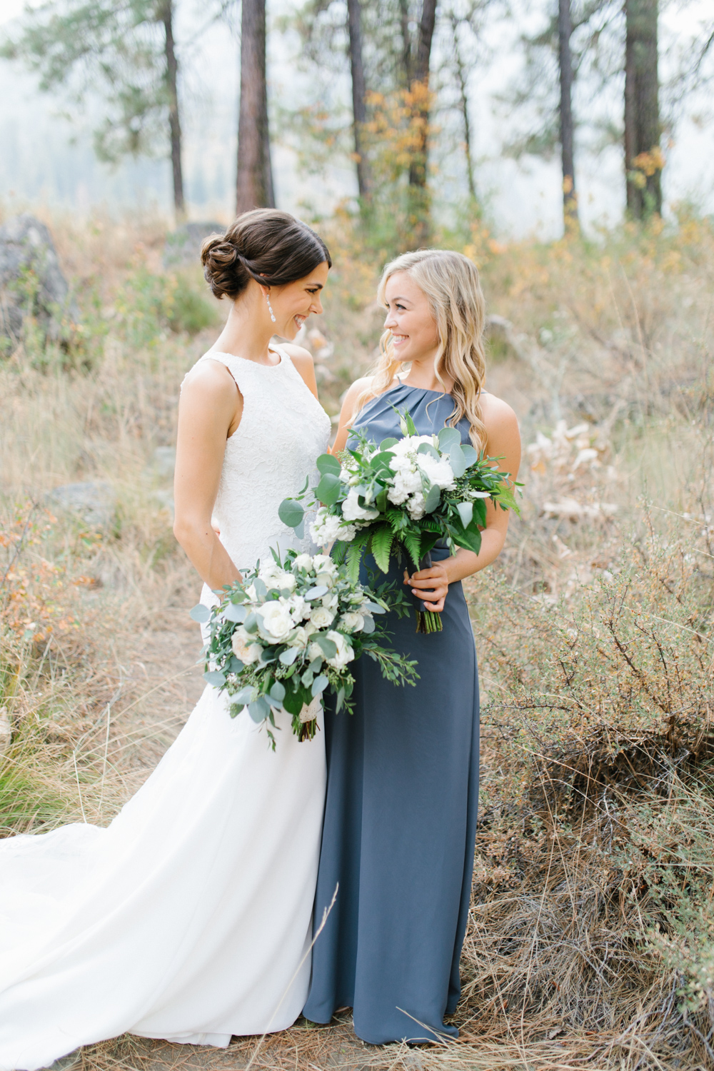 Grey and White Wedding in the Mountains of Leavenworth, Washington | Sleeping Lady | Classic and Timeless Wedding | VSCO | Bride with Bridesmaids | Grey Bridesmaids Dresses.jpg-2292.jpg