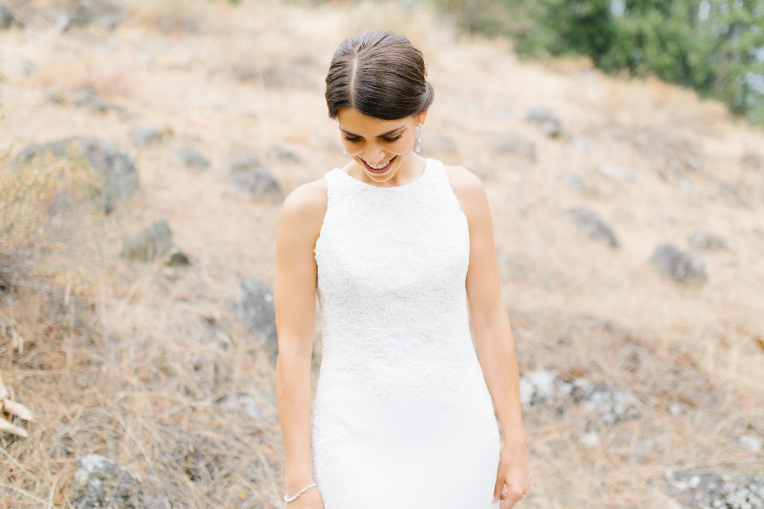 Grey and White Wedding in the Mountains of Leavenworth, Washington | Sleeping Lady | Classic and Timeless Wedding | VSCO | Bridal Portraits Wedding Day.jpg-2134.jpg