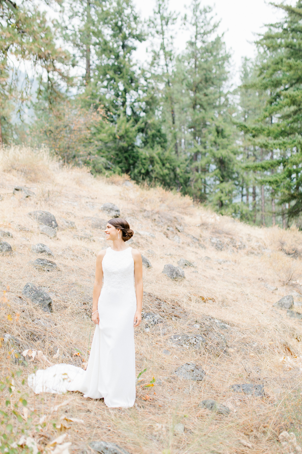 Grey and White Wedding in the Mountains of Leavenworth, Washington | Sleeping Lady | Classic and Timeless Wedding | VSCO | Bridal Portraits Wedding Day.jpg-2155.jpg