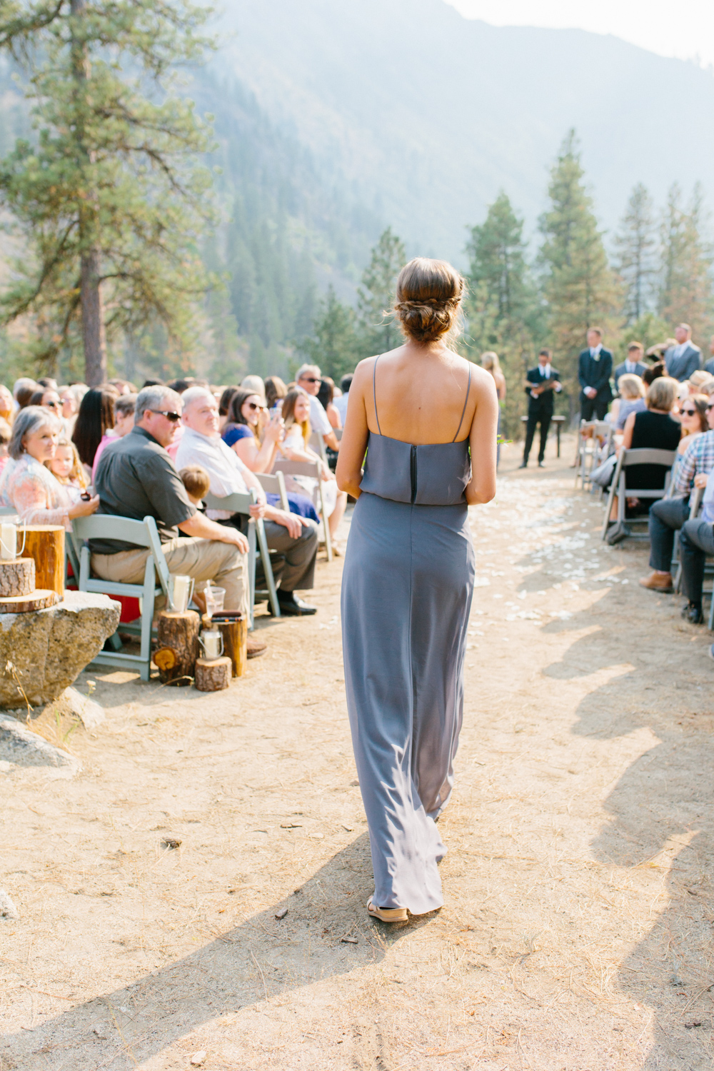 Grey and White Wedding in the Mountains of Leavenworth, Washington | Sleeping Lady | Classic and Timeless Wedding | VSCO | Leavenworth Wedding Ceremony at Sleeping Lady.jpg-0962.jpg