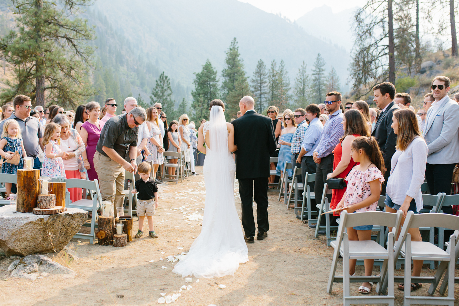 Grey and White Wedding in the Mountains of Leavenworth, Washington | Sleeping Lady | Classic and Timeless Wedding | VSCO | Leavenworth Wedding Ceremony at Sleeping Lady.jpg-0986.jpg