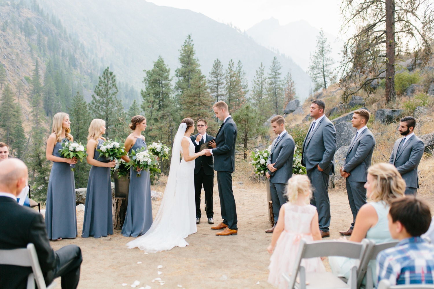 Grey and White Wedding in the Mountains of Leavenworth, Washington | Sleeping Lady | Classic and Timeless Wedding | VSCO | Leavenworth Wedding Ceremony at Sleeping Lady.jpg-1055.jpg