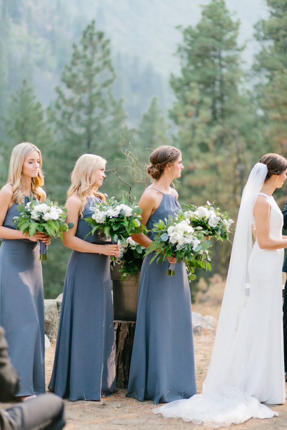 Grey and White Wedding in the Mountains of Leavenworth, Washington | Sleeping Lady | Classic and Timeless Wedding | VSCO | Leavenworth Wedding Ceremony at Sleeping Lady.jpg-1079.jpg