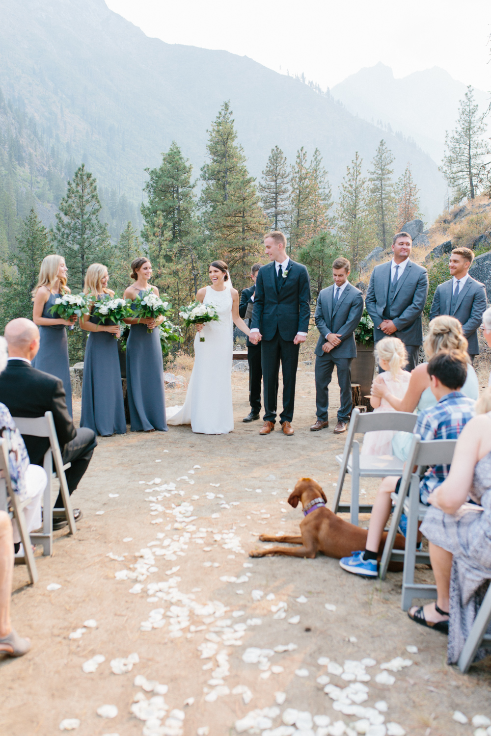 Grey and White Wedding in the Mountains of Leavenworth, Washington | Sleeping Lady | Classic and Timeless Wedding | VSCO | Leavenworth Wedding Ceremony at Sleeping Lady.jpg-1174.jpg