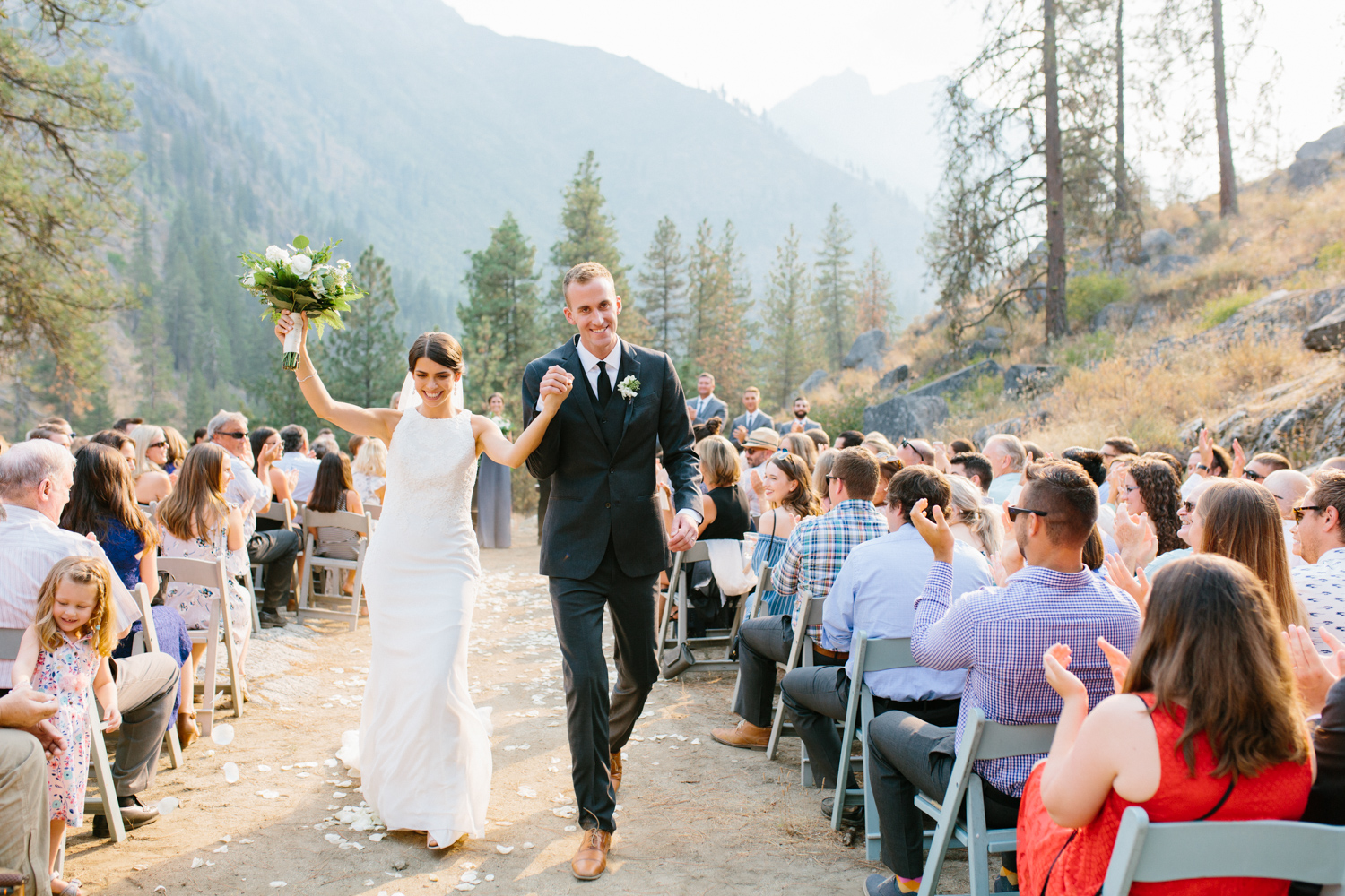 Grey and White Wedding in the Mountains of Leavenworth, Washington | Sleeping Lady | Classic and Timeless Wedding | VSCO | Leavenworth Wedding Ceremony at Sleeping Lady.jpg-1184.jpg