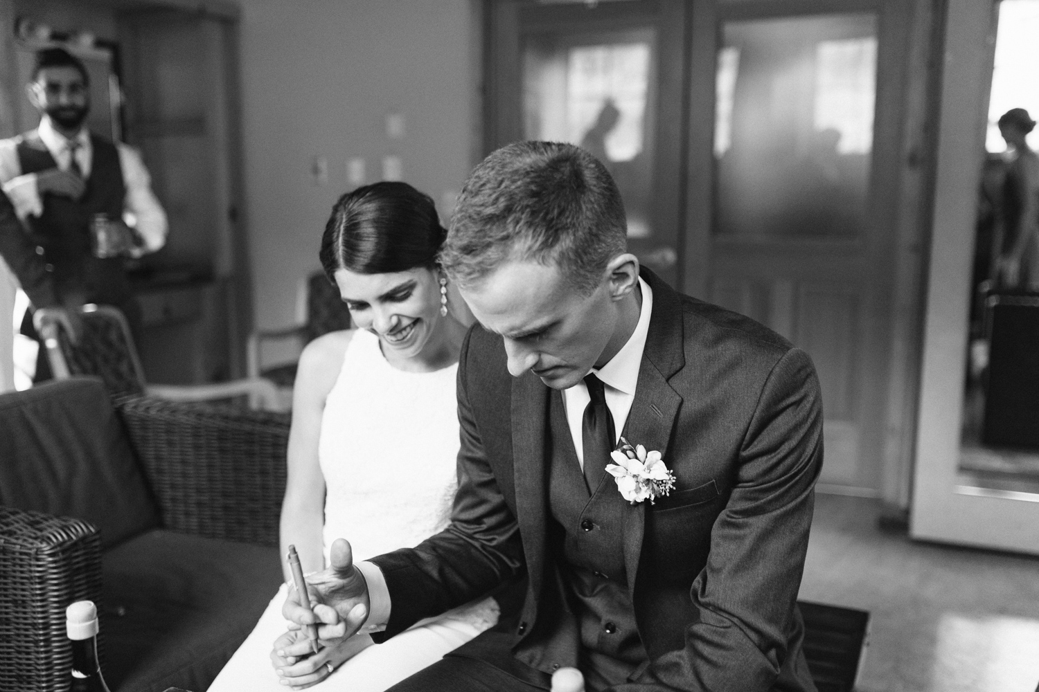 Grey and White Wedding in the Mountains of Leavenworth, Washington | Sleeping Lady | Classic and Timeless Wedding | VSCO | Signing of Certificate Black and White.jpg-3146.jpg