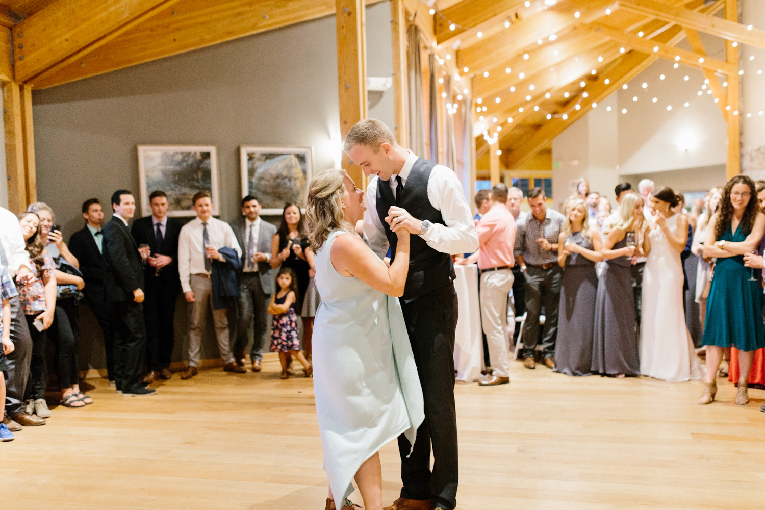 Grey and White Wedding in the Mountains of Leavenworth, Washington | Sleeping Lady | Classic and Timeless Wedding | VSCO | Sleeping Lady Wedding Reception.jpg-1807.jpg