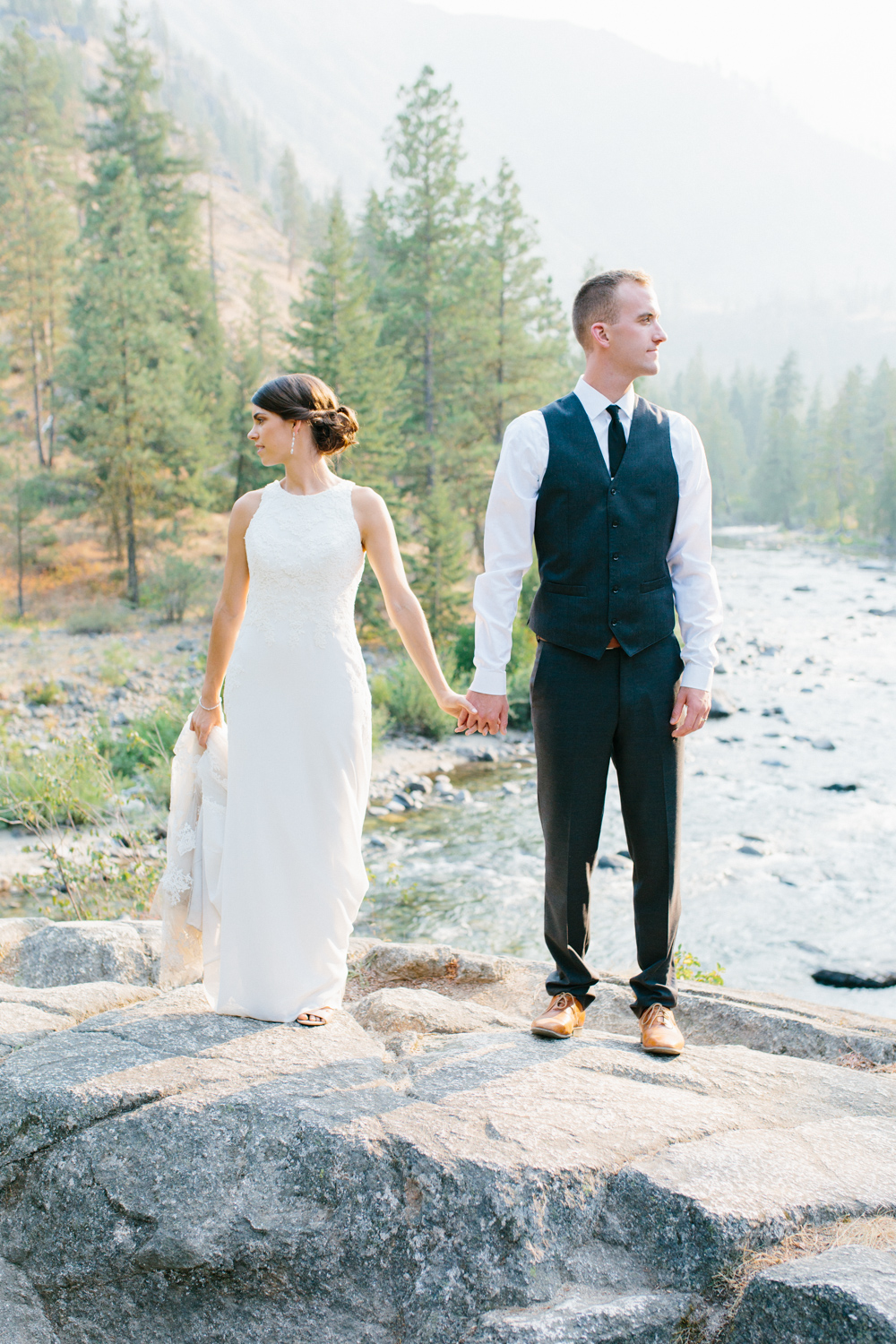 Grey and White Wedding in the Mountains of Leavenworth, Washington | Sleeping Lady | Classic and Timeless Wedding | VSCO | Stunning Mountain Top Bride and Groom Portraits on the Icicle River.jpg-1416.jpg