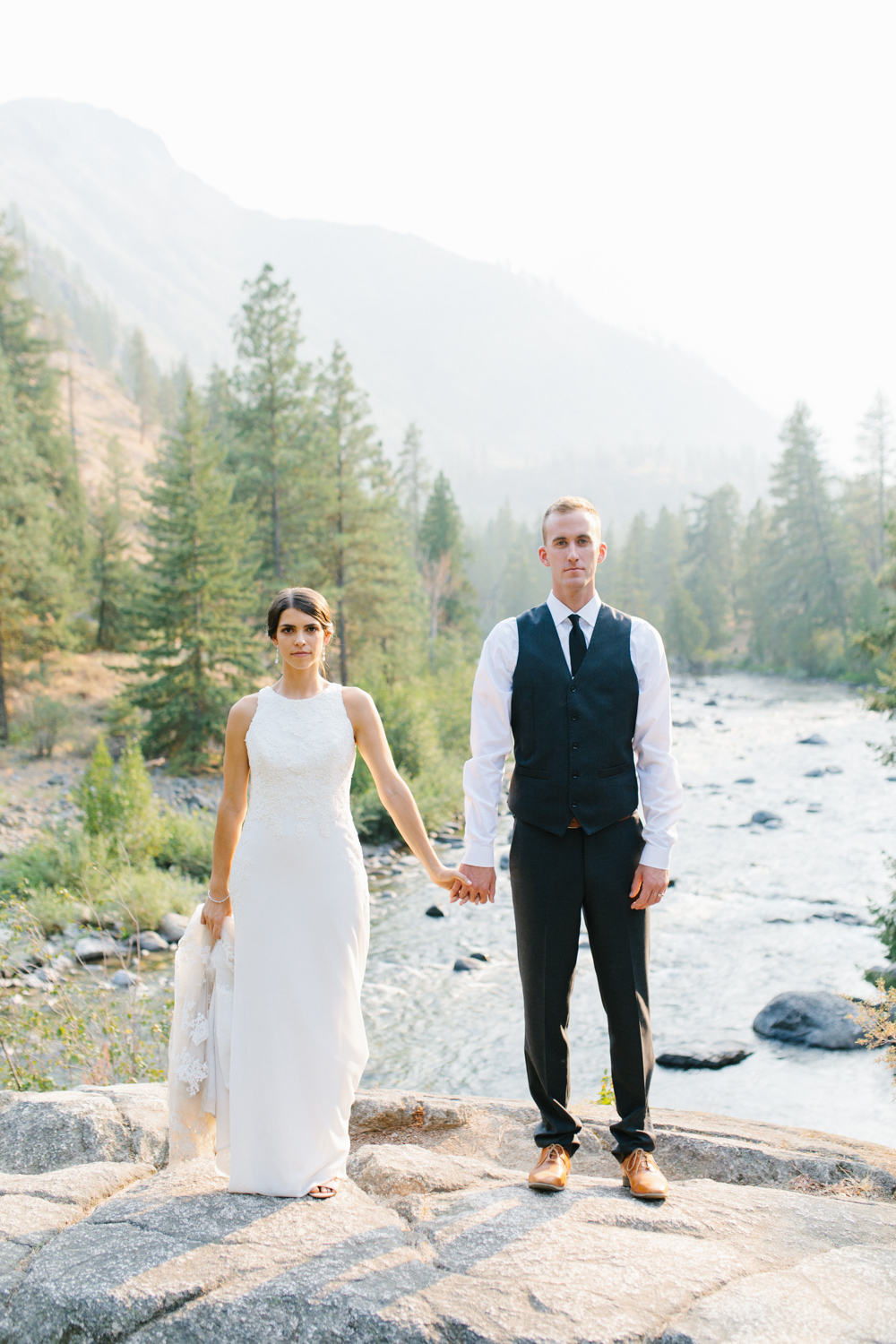 Grey and White Wedding in the Mountains of Leavenworth, Washington | Sleeping Lady | Classic and Timeless Wedding | VSCO | Stunning Mountain Top Bride and Groom Portraits on the Icicle River.jpg-3379.jpg