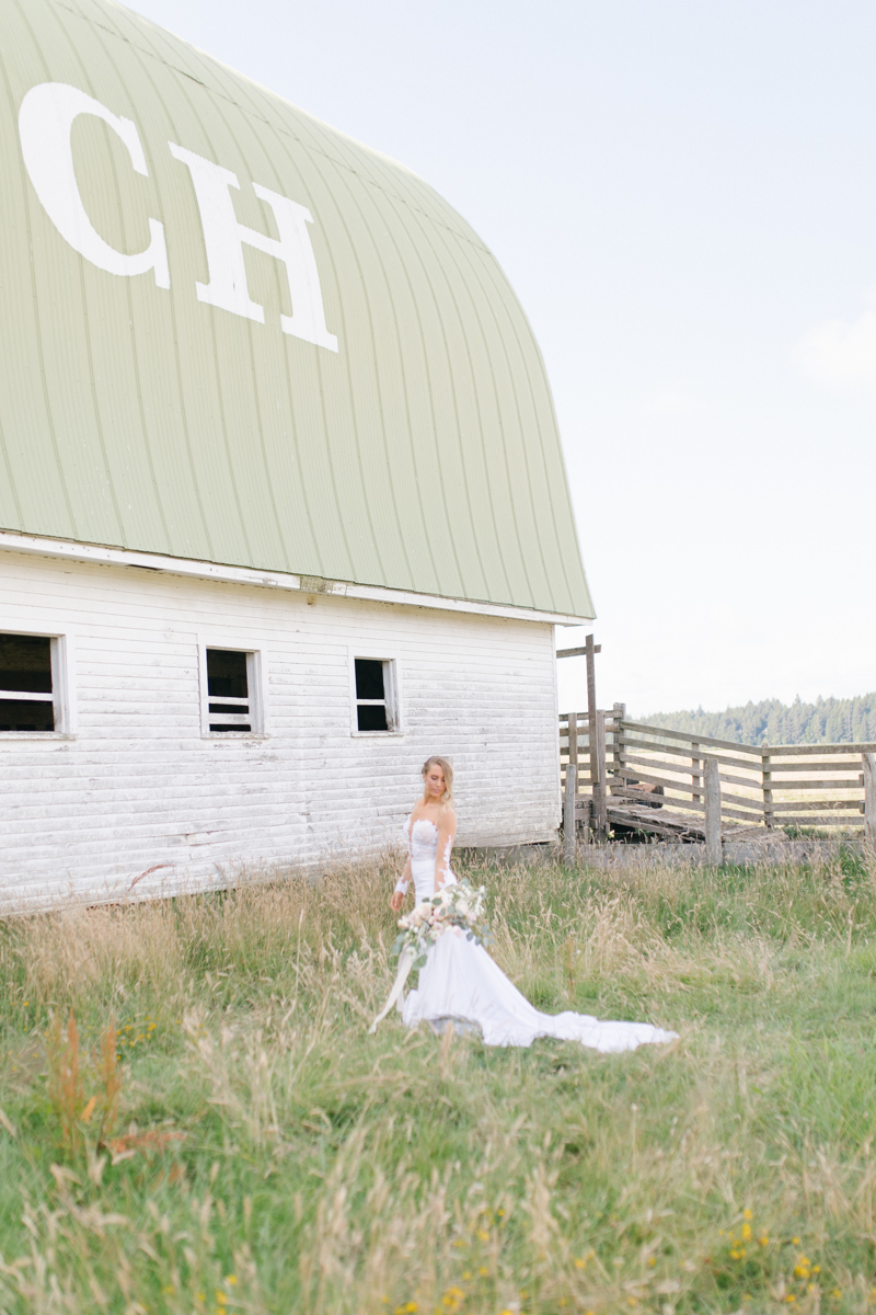 Dream Chasers Workshop | Rose Ranch Washington Wedding | Rose Ranch Styled Shoot | Emma Rose Education | Dream Chasers with Cameras Workshop | Barn Wedding | Cattle Ranch Wedding Details | Farm Wedding-46.jpg