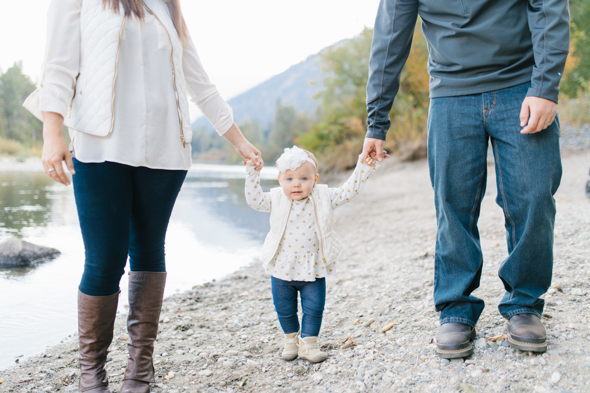 A Beautiful Fall Family Photo Session | What to Wear to Fall Photos | Leavenworth Washington Family Photographer | Emma Rose Company | Gorgeous Sunset Fall Family Portrait Session | Enchantment Park Leavenworth, Washington-4.jpg