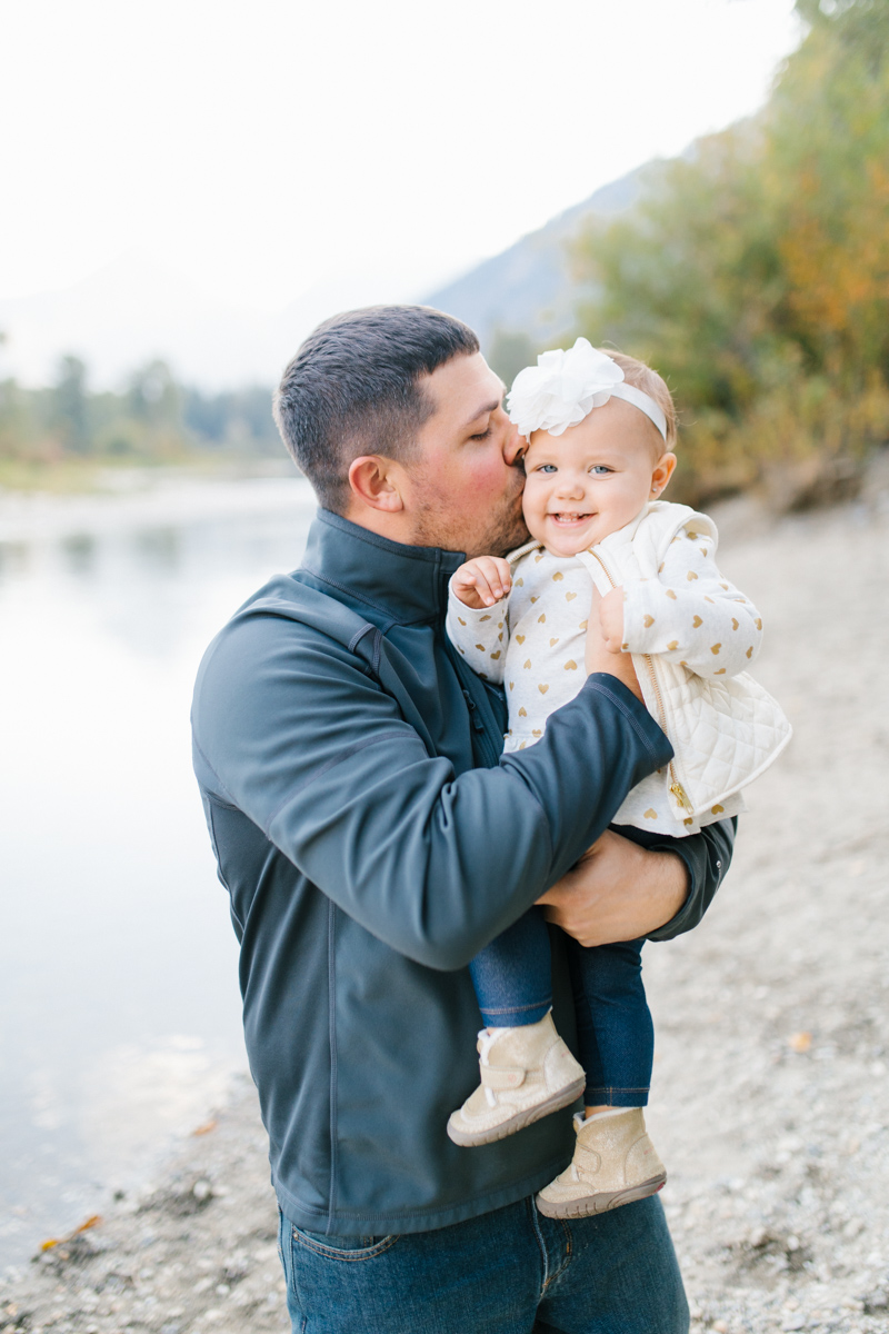 A Beautiful Fall Family Photo Session | What to Wear to Fall Photos | Leavenworth Washington Family Photographer | Emma Rose Company | Gorgeous Sunset Fall Family Portrait Session | Enchantment Park Leavenworth, Washington-6.jpg