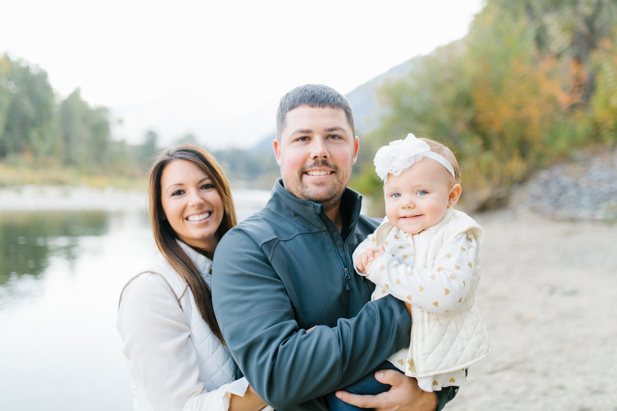 A Beautiful Fall Family Photo Session | What to Wear to Fall Photos | Leavenworth Washington Family Photographer | Emma Rose Company | Gorgeous Sunset Fall Family Portrait Session | Enchantment Park Leavenworth, Washington-7.jpg