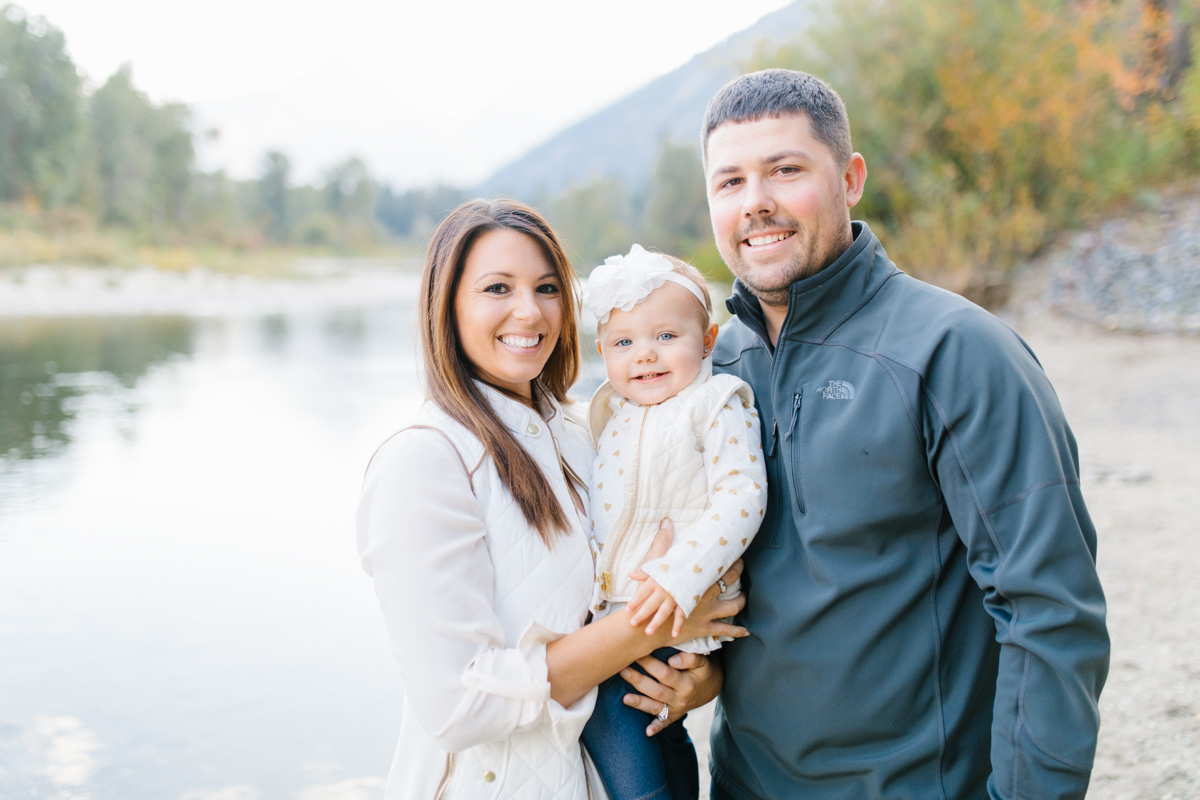 A Beautiful Fall Family Photo Session | What to Wear to Fall Photos | Leavenworth Washington Family Photographer | Emma Rose Company | Gorgeous Sunset Fall Family Portrait Session | Enchantment Park Leavenworth, Washington-9.jpg